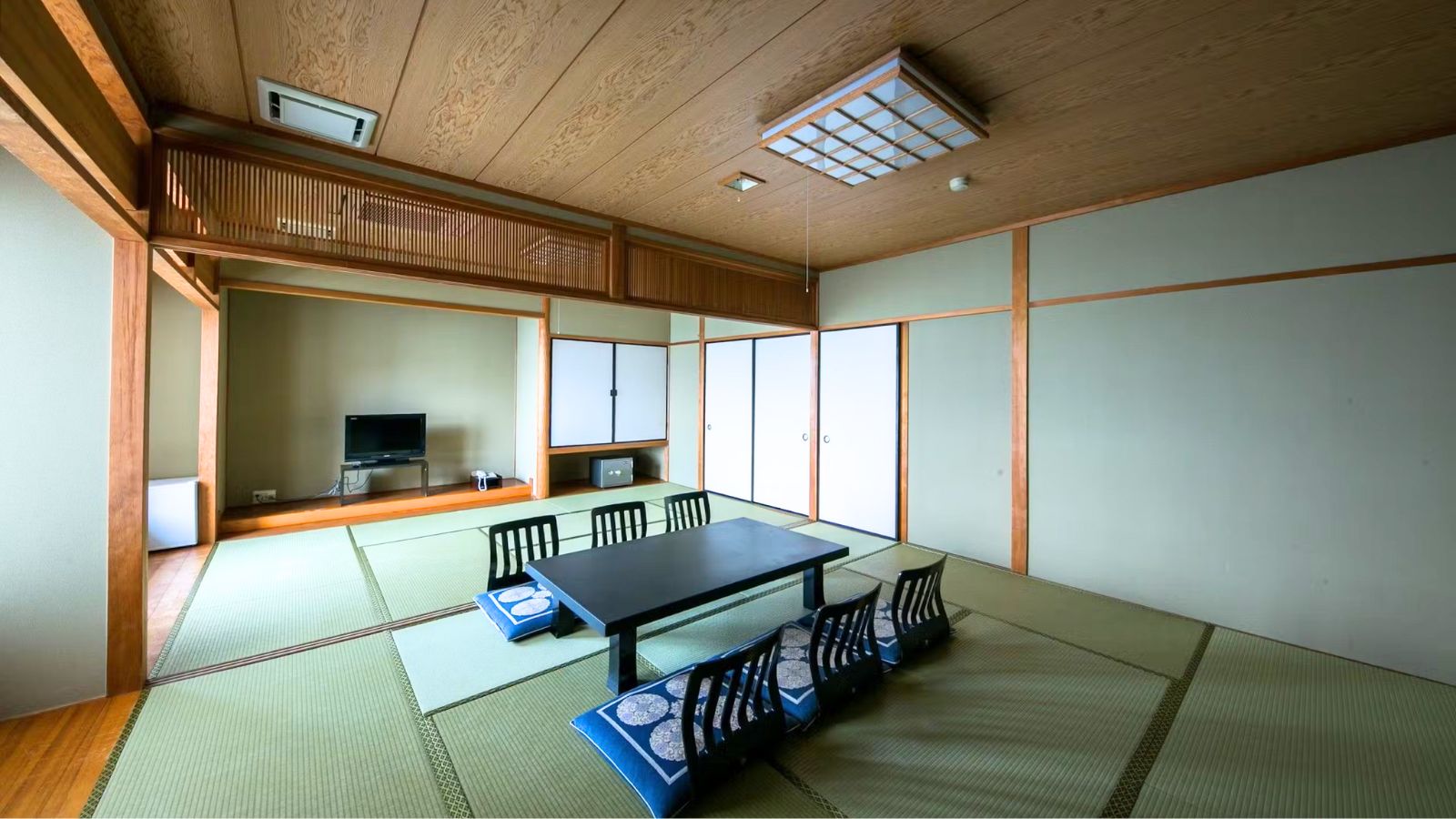 グループ利用でも安心の広さ！