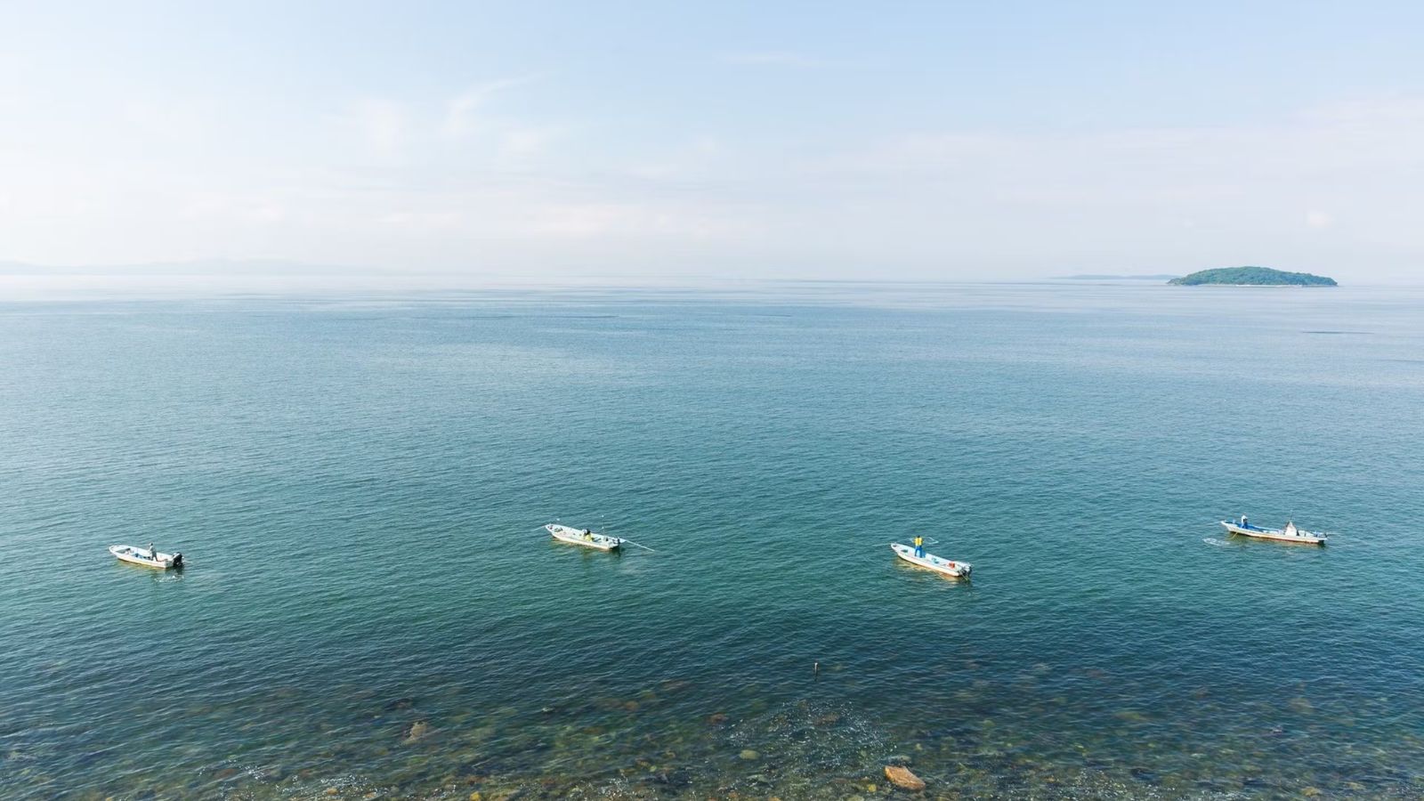 当館から臨む三河湾は穏やかで心安らぎます