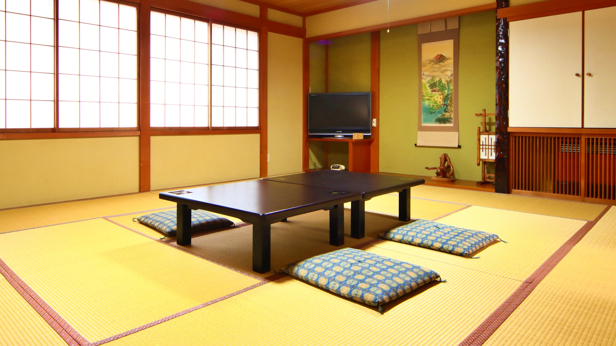 【和室15畳】5～7名でご利用いただける、落ち着いた雰囲気の和室です