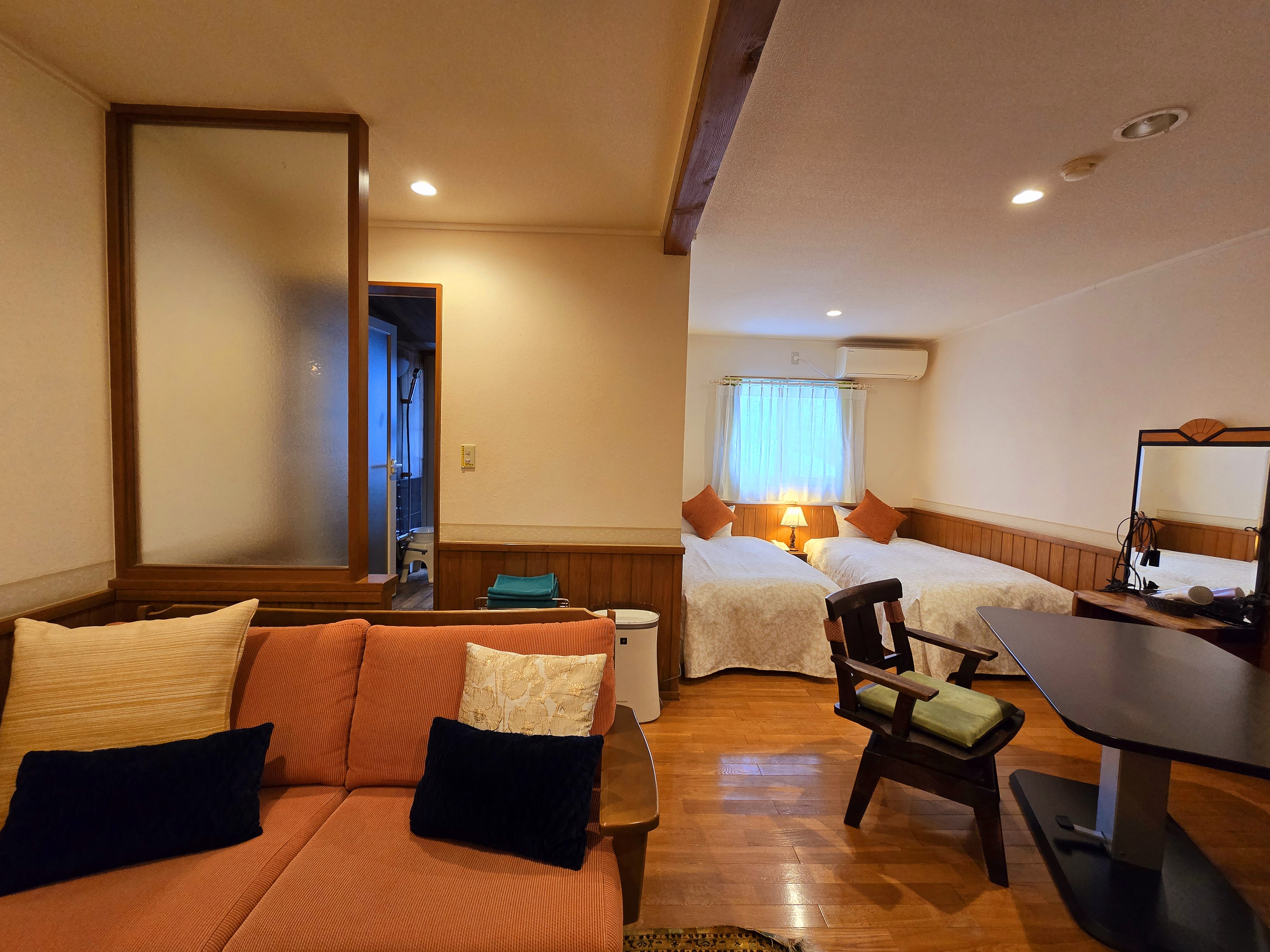 本館202号室ツインルーム