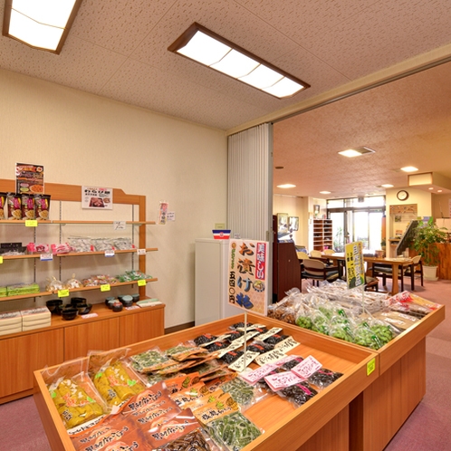 *ロビーラウンジ/長野県ならではの商品を揃えております。お土産におすすめ！