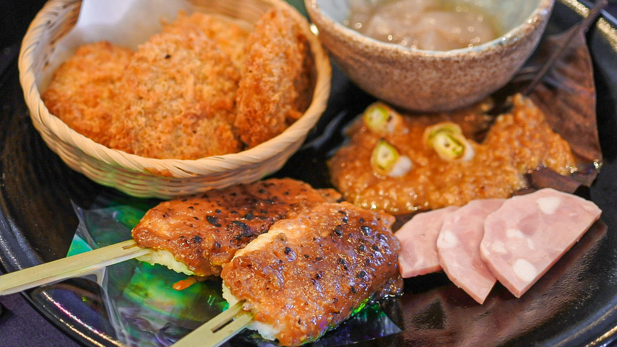 【朝食バイキング】朝食は地元の食材を使用したビュッフェスタイル！季節ごとにメニューは変更します。 
