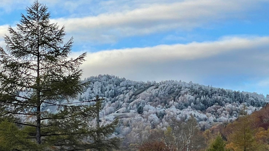 ・【景観】冬は山々が雪化粧をし、移りゆく季節を感じることができます