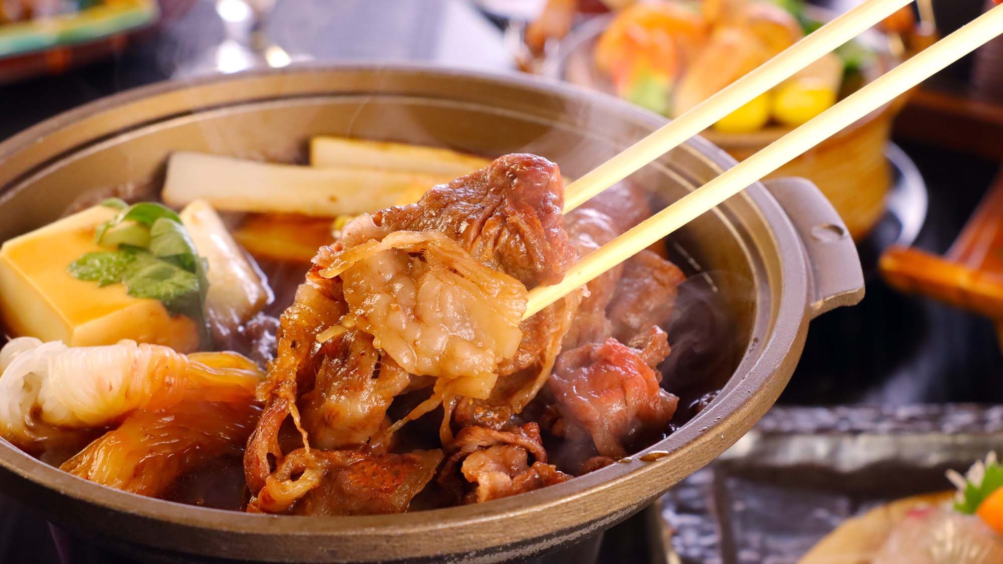 【冬季限定・すき焼き】【2食付】旬の食材と和牛すき焼きで贅沢なひととき♪