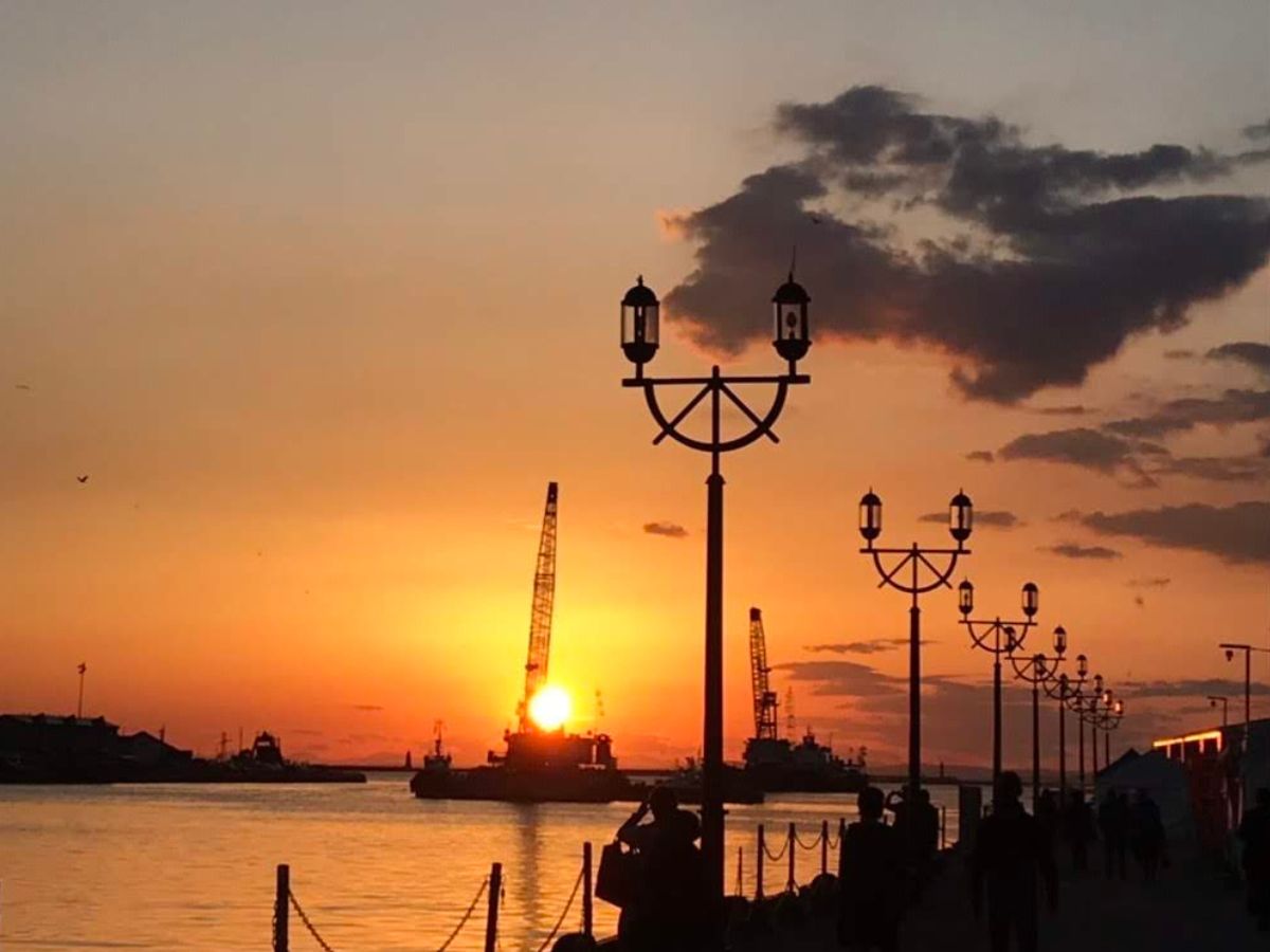 釧路港からの夕日