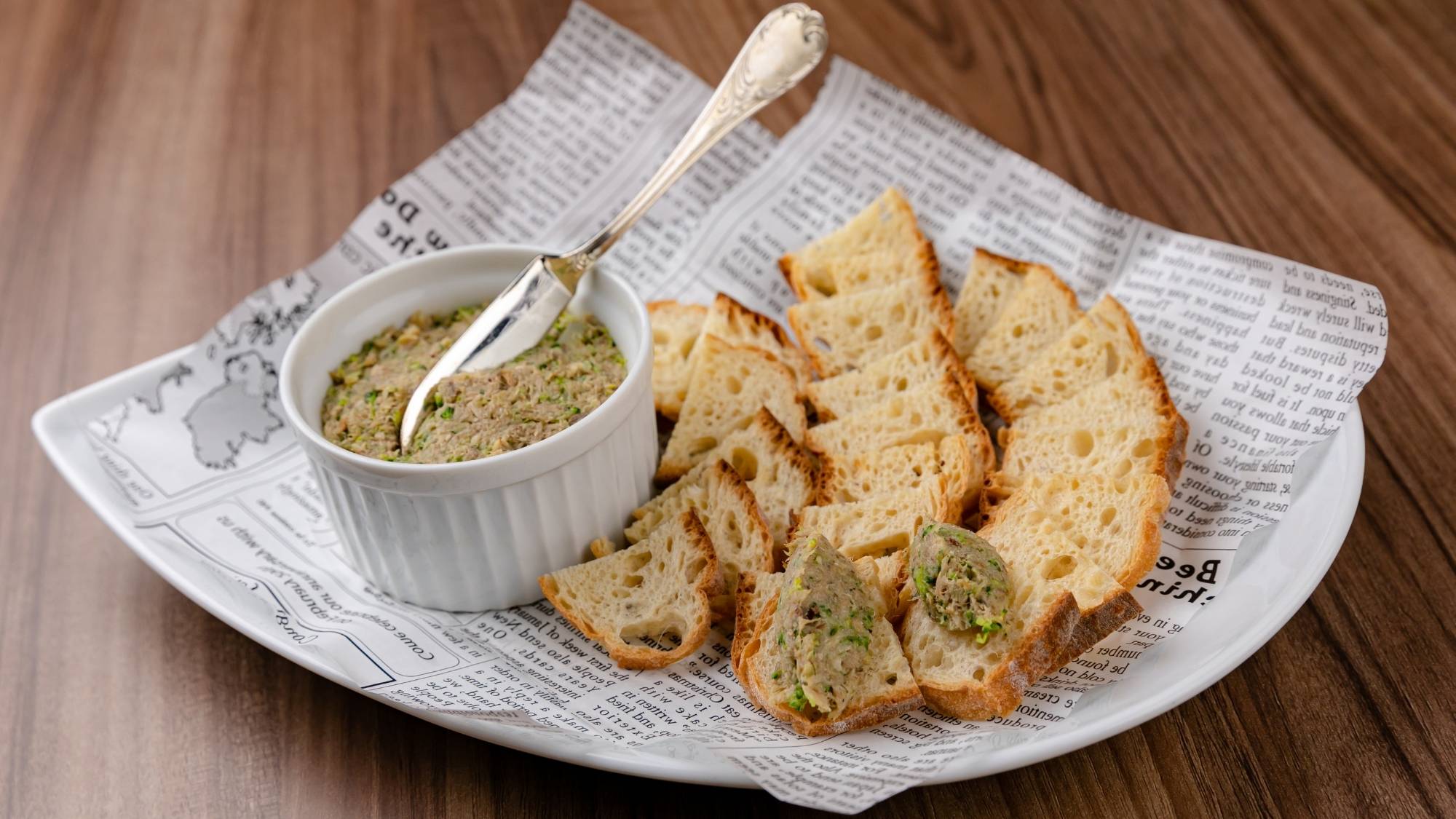 【春バイキング】境港産の鯖と季節野菜のリエットにバゲットを添えて