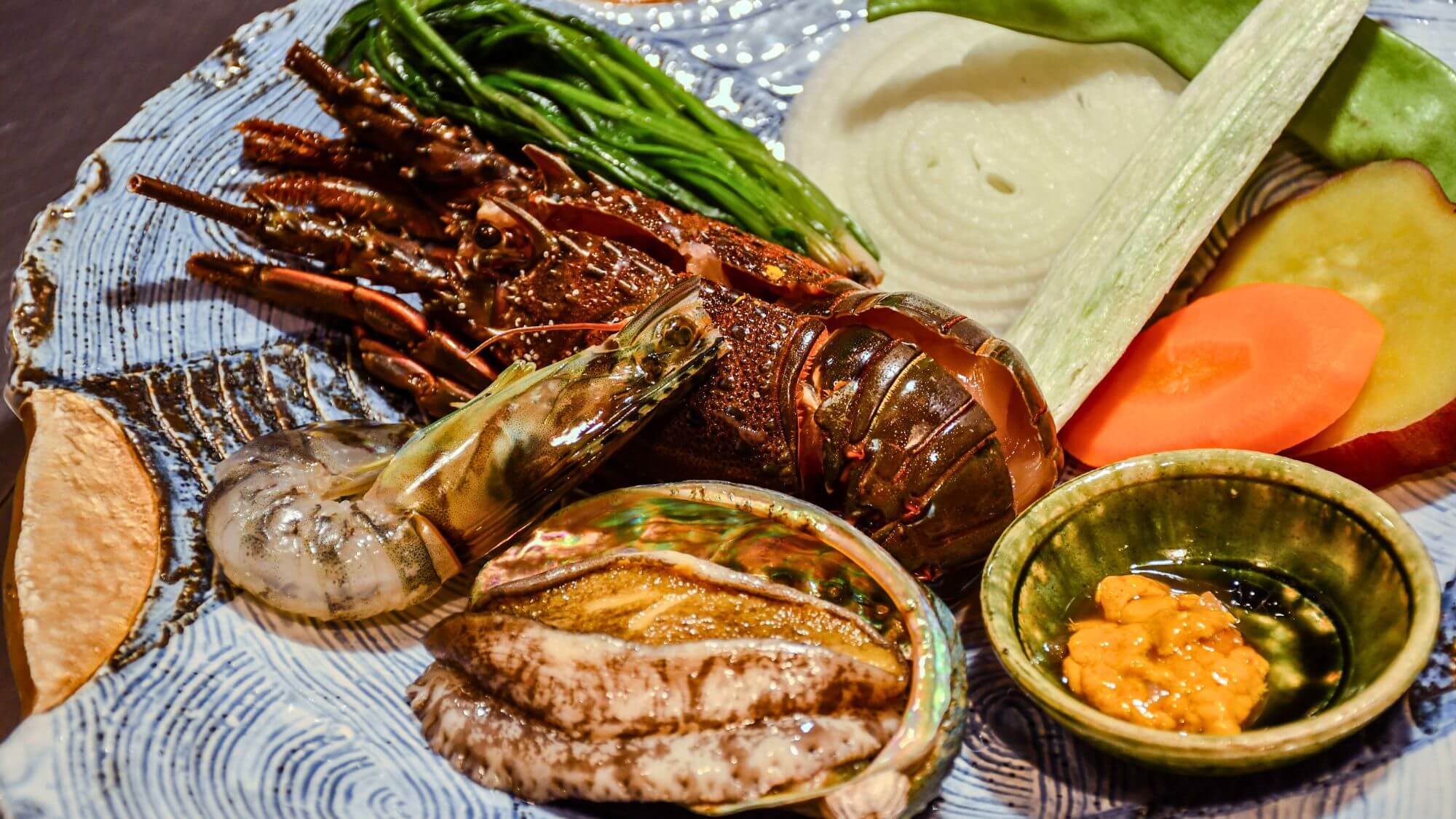 【鉄板焼レストラン葵】和牛に海鮮、選りすぐりの食材をじっくり味わうディナーコースです。