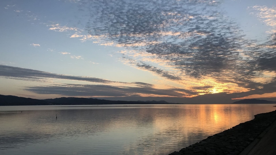 宍道湖の夕焼け。ご宿泊の際には見逃さずに！