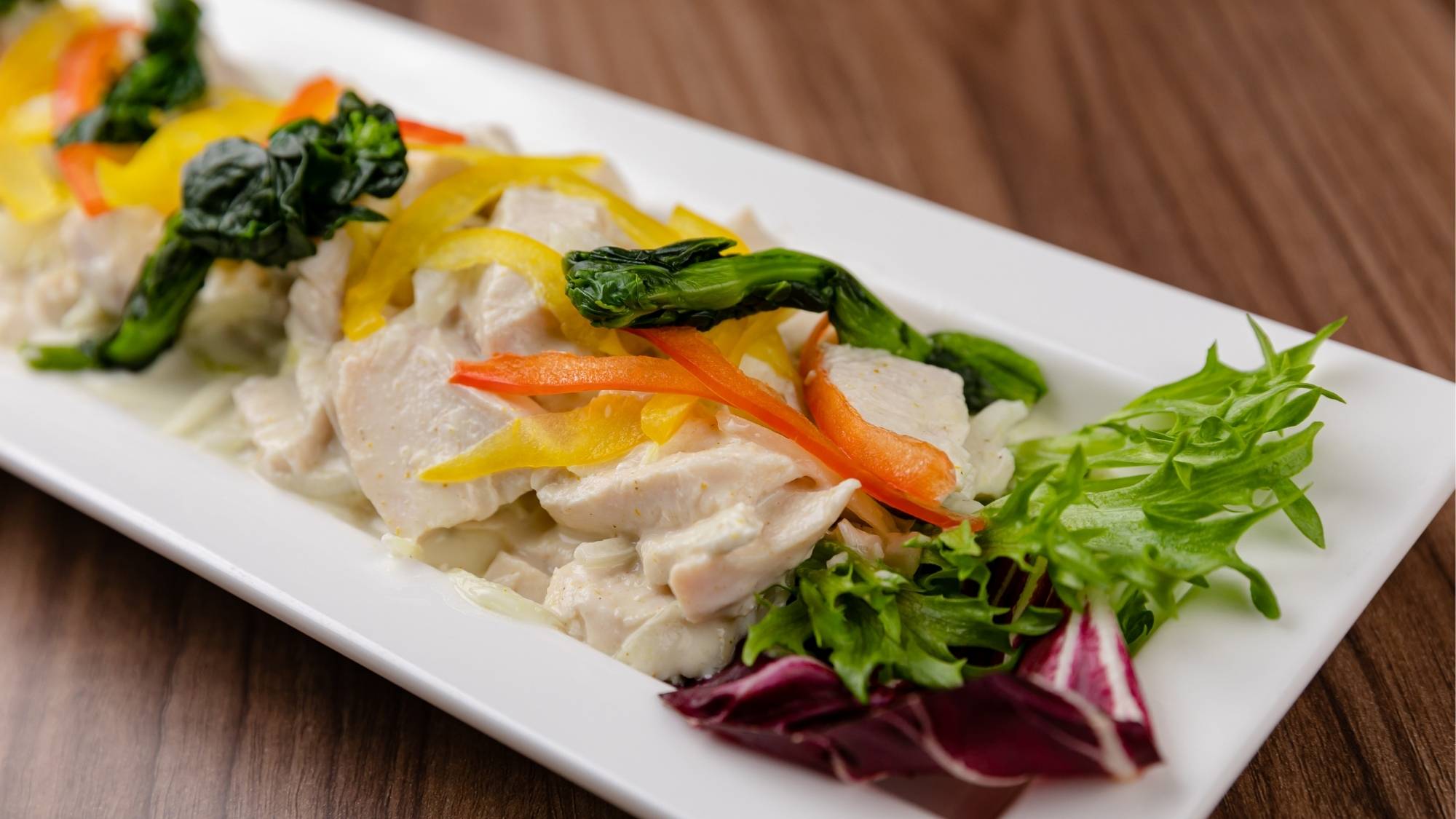 【春バイキング】大山鶏と春野菜のサラダをエスニック風に