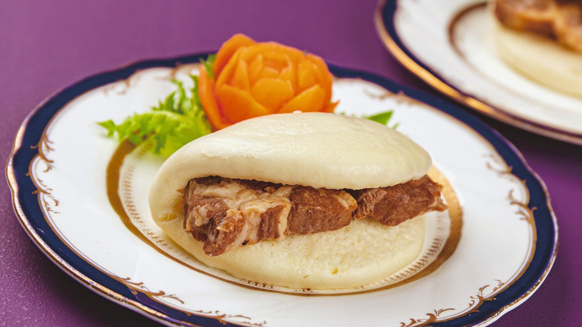 【2025-2026冬バイキング】神話ポークの角煮蒸しパン挟み