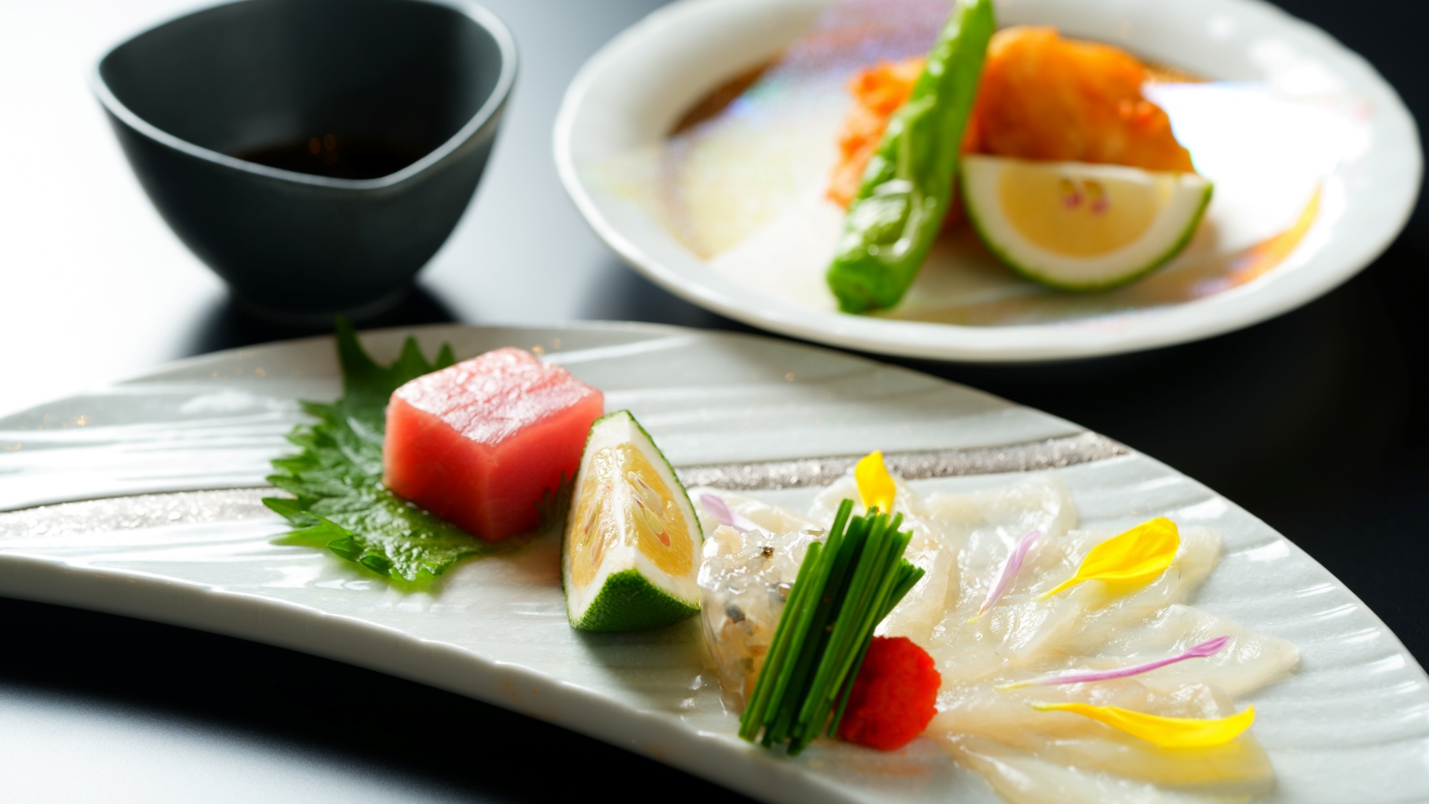 贅沢ふぐグルメ旅！ふぐ刺しと唐揚げの二種盛り付きオールインクルーシブ＜夕朝食＞