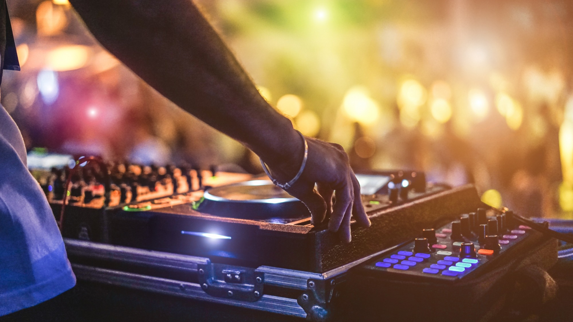 【期間限定タイムセール】DJ Night＆ナイトプールで夏を満喫　レモネードでリフレッシュ＜朝食付＞
