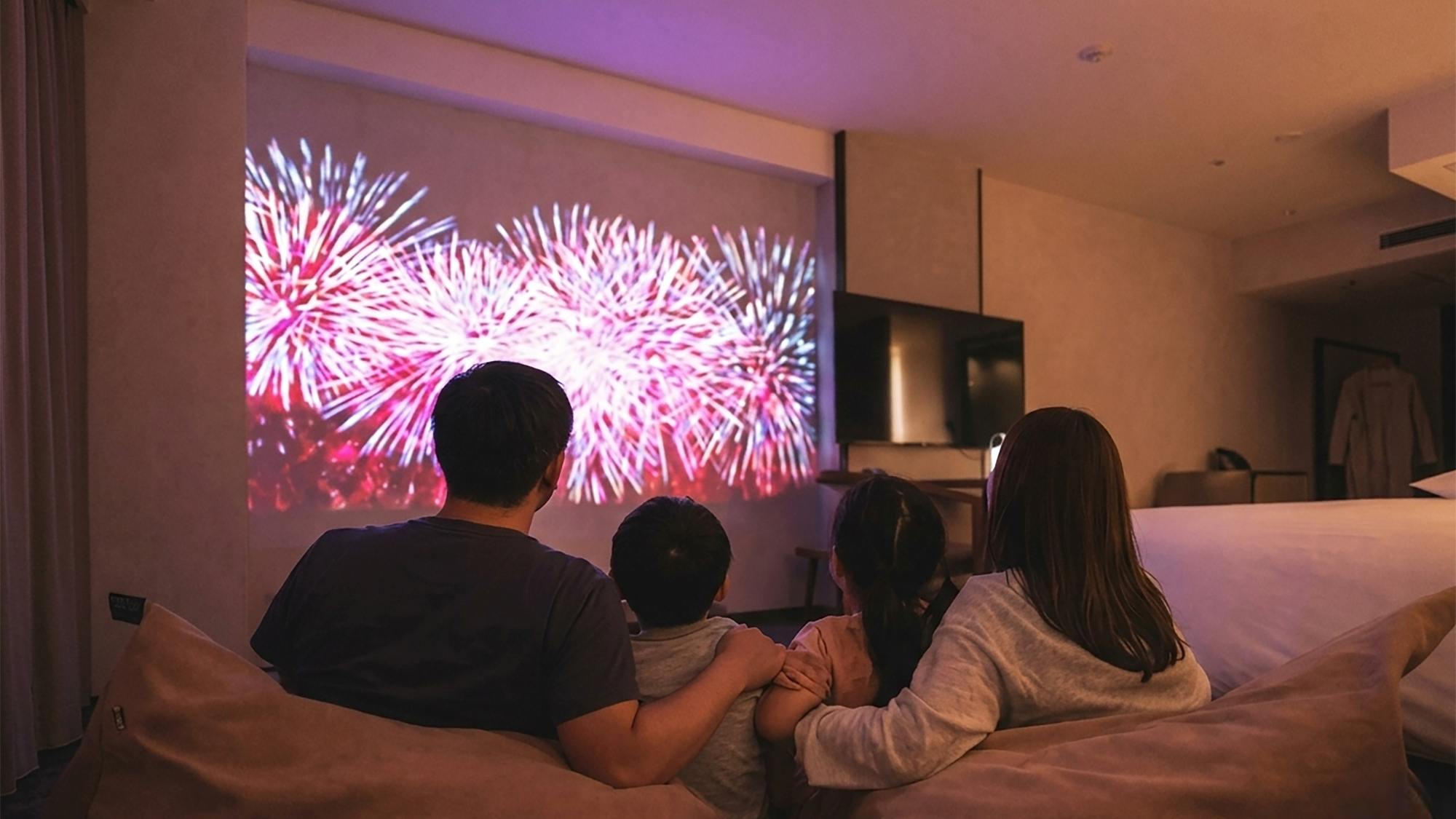 ■ファミリースーペリアルーム最大100インチで楽しめるプロジェクターを設置しております。