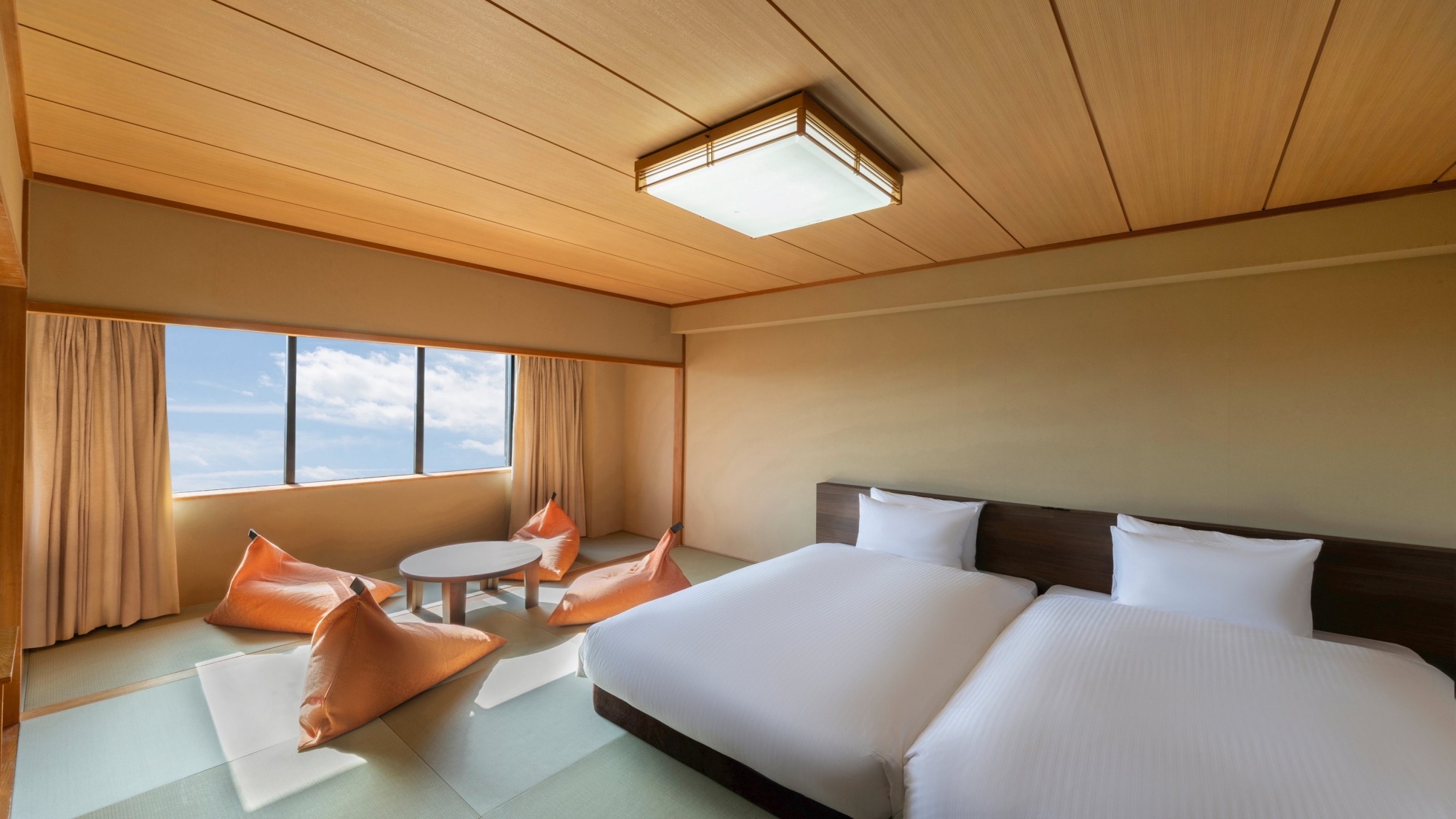 和モダンファミリールーム