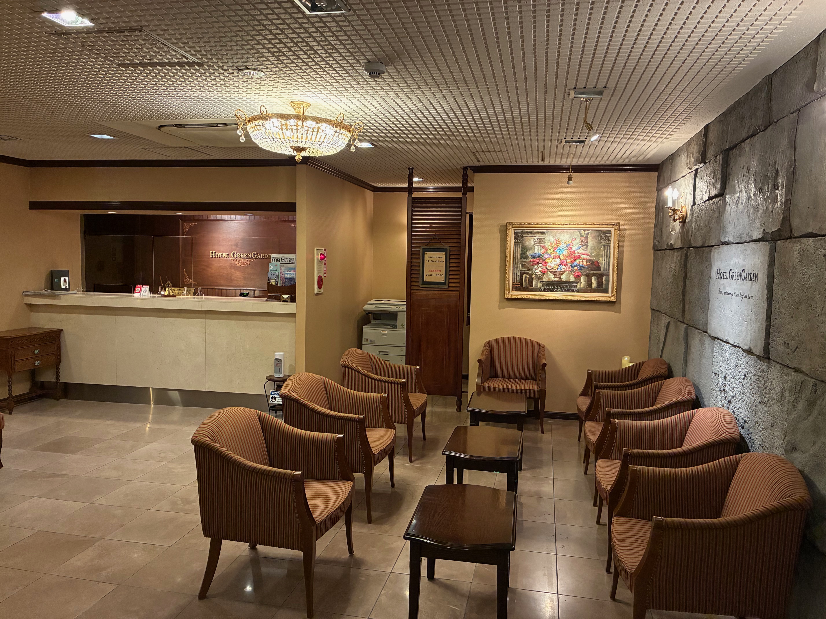 アンティークな雰囲気のロビー