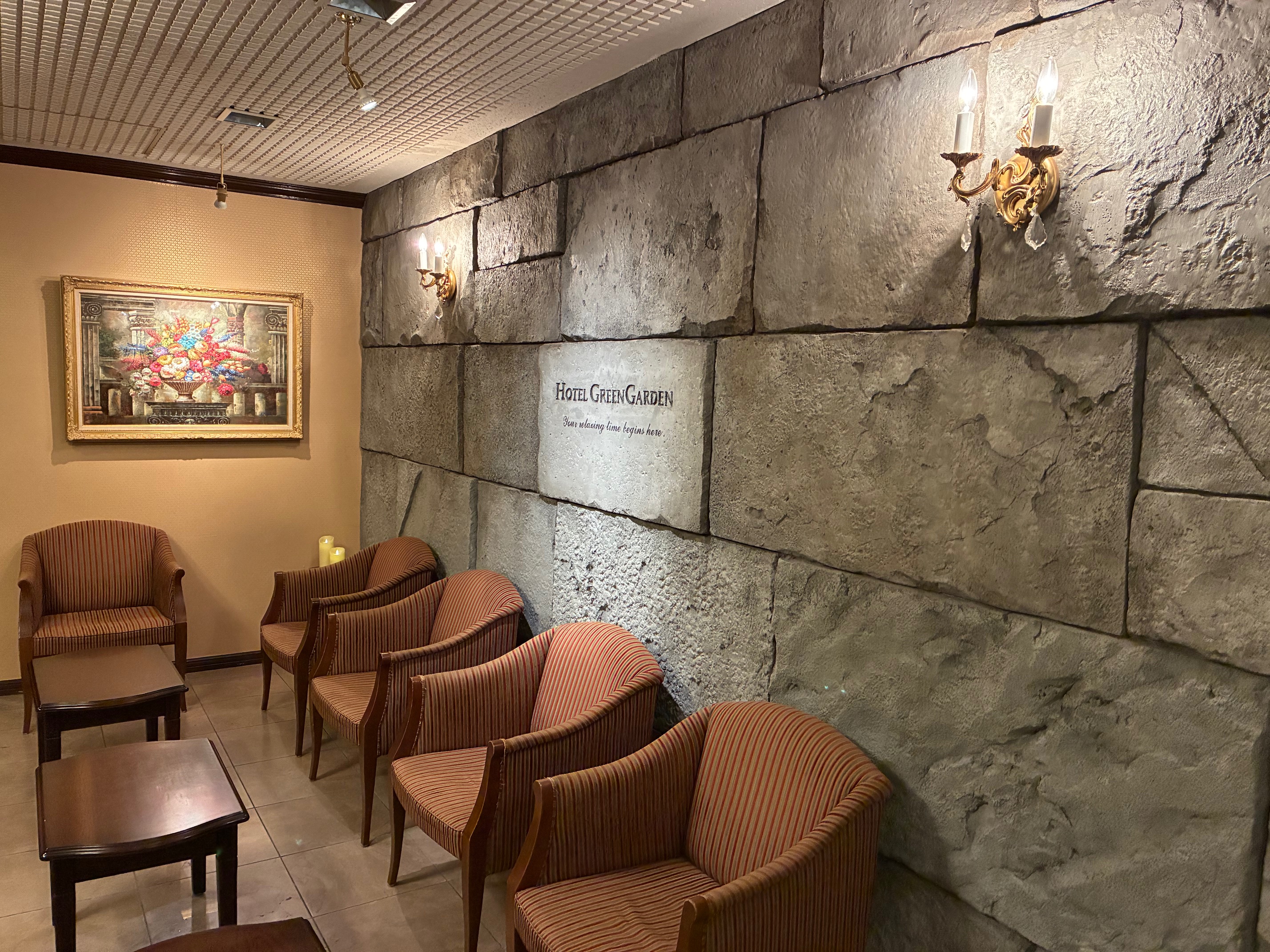 欧州の古城のような石積みの壁