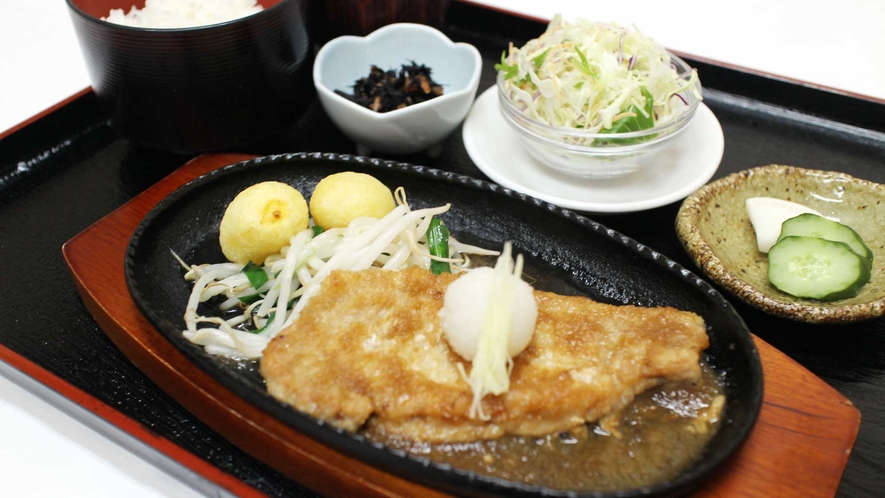 シーアマーレ（夜）豚ロース生姜焼き定食
