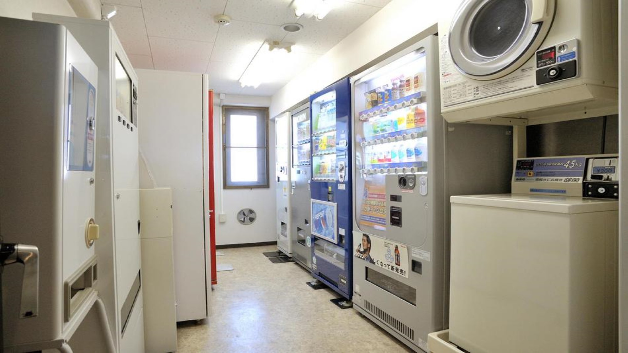 自販機コーナー（4階、7階にございます。）