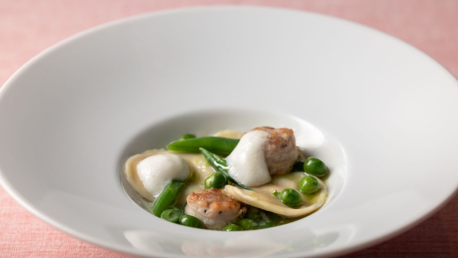 ≪春料理≫ポルチーニクリームのラビオリ　野菜のラグー