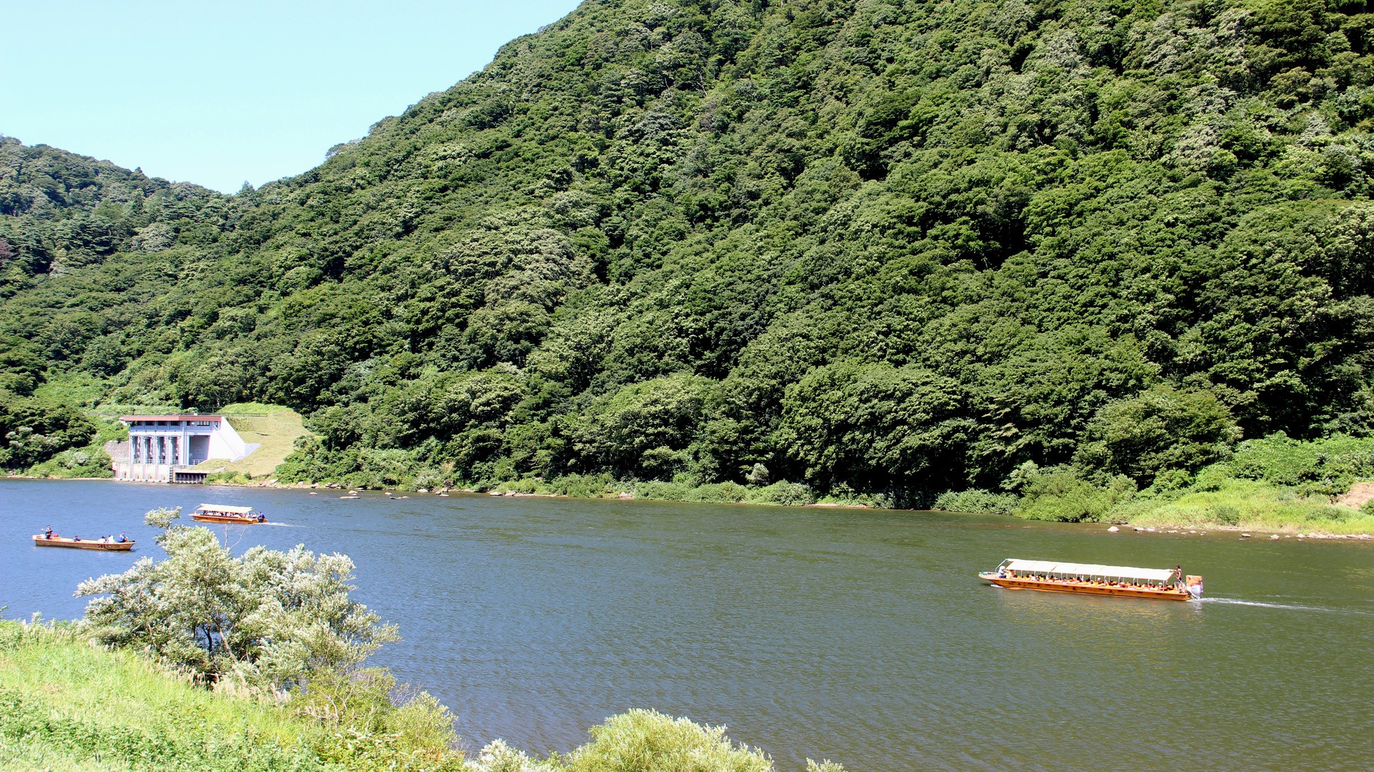 最上川舟下り（戸沢村）車で約1時間15分