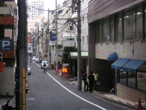 ホテル前坂道