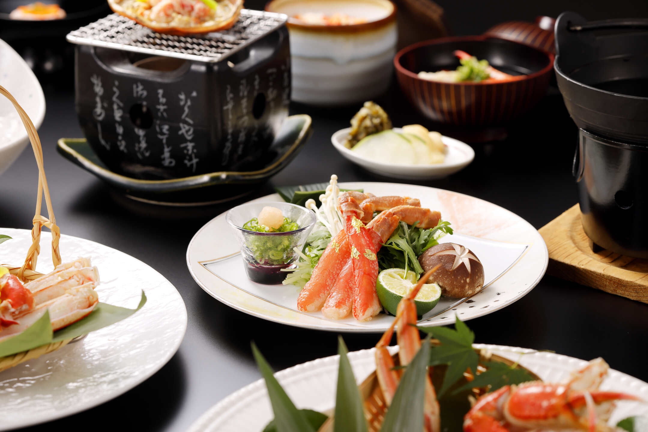 【ご夕食17：30スタート】ずわい蟹会席〜カニ尽くし！で旬のおもてなし〜朝夕２食付　