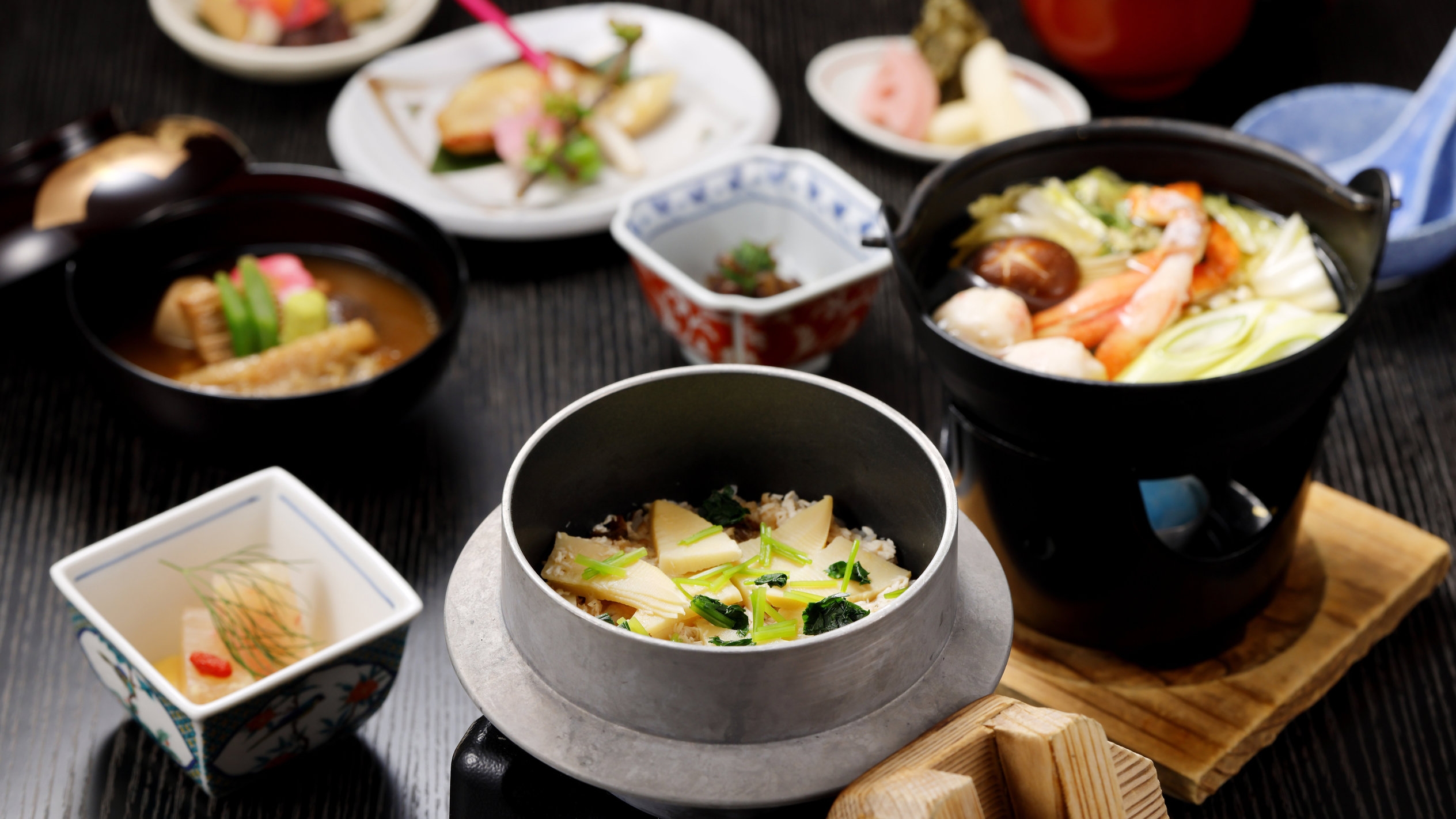 【ご夕食18：30スタート】蟹・のどぐろ・能登牛より選べる夕食＆癒しの天然温泉でホテルステイを満喫！