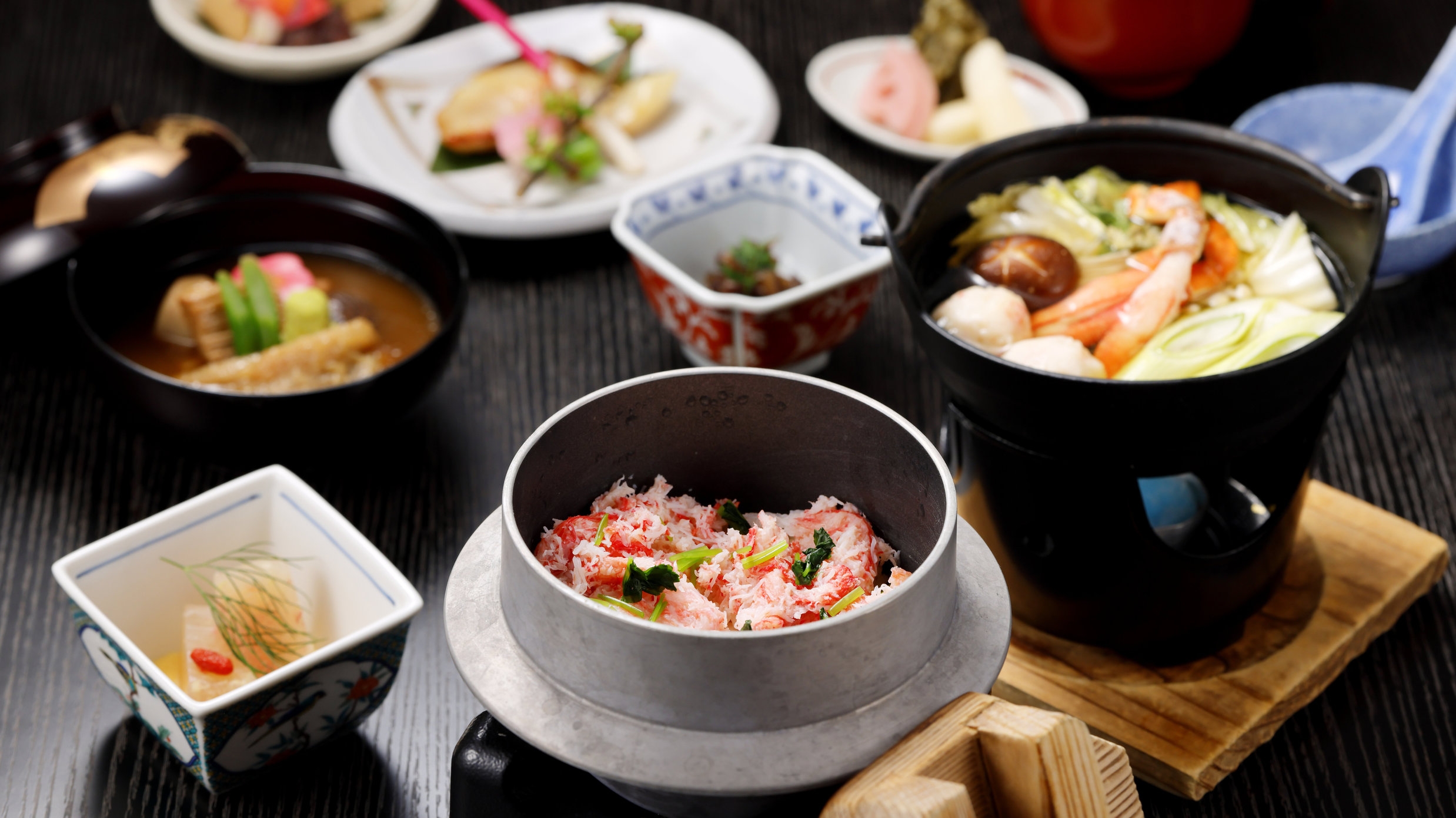 【ご夕食18：30スタート】蟹・のどぐろ・能登牛より選べる夕食＆癒しの天然温泉でホテルステイを満喫！