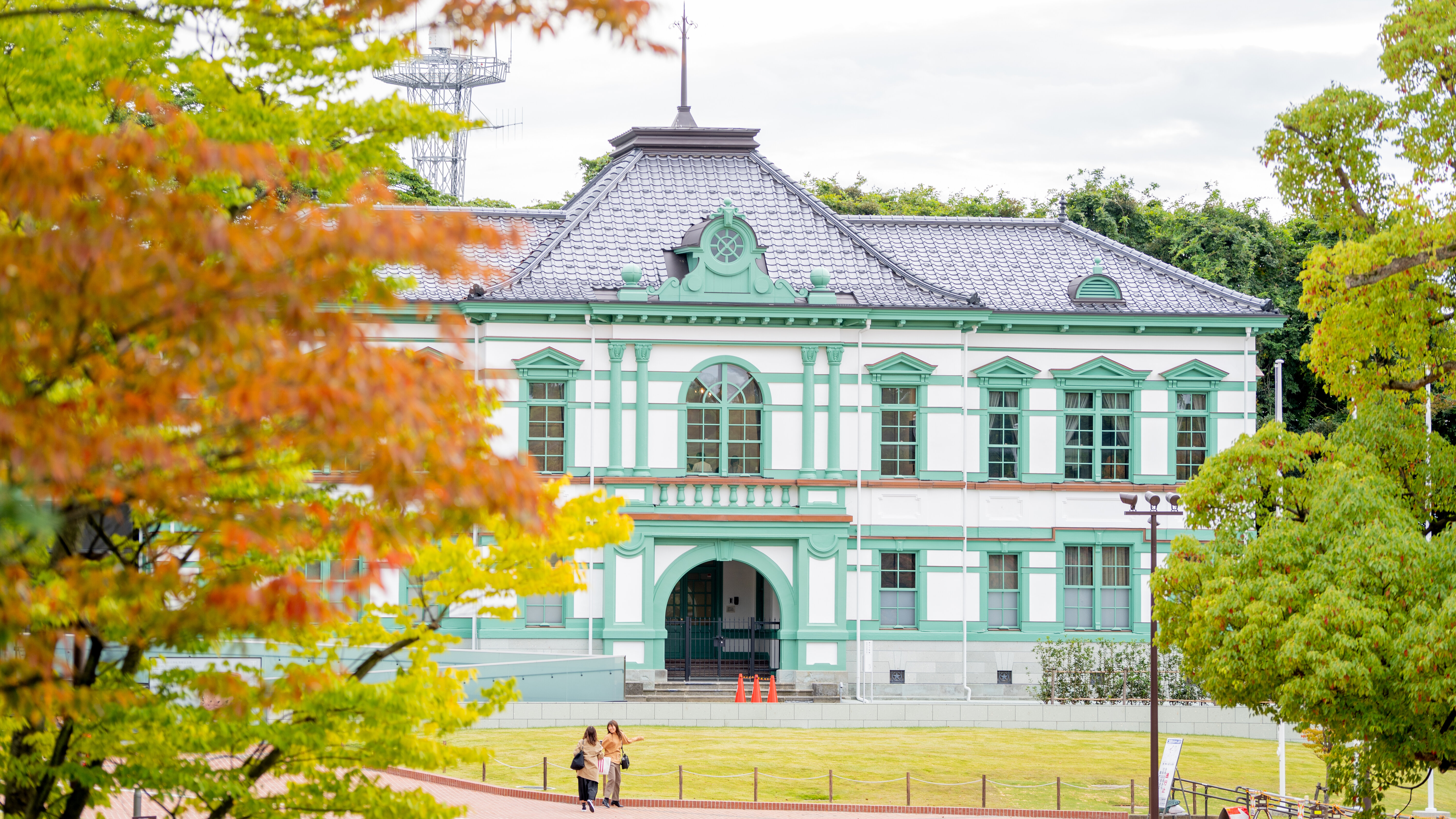 【周辺観光】国立工芸館