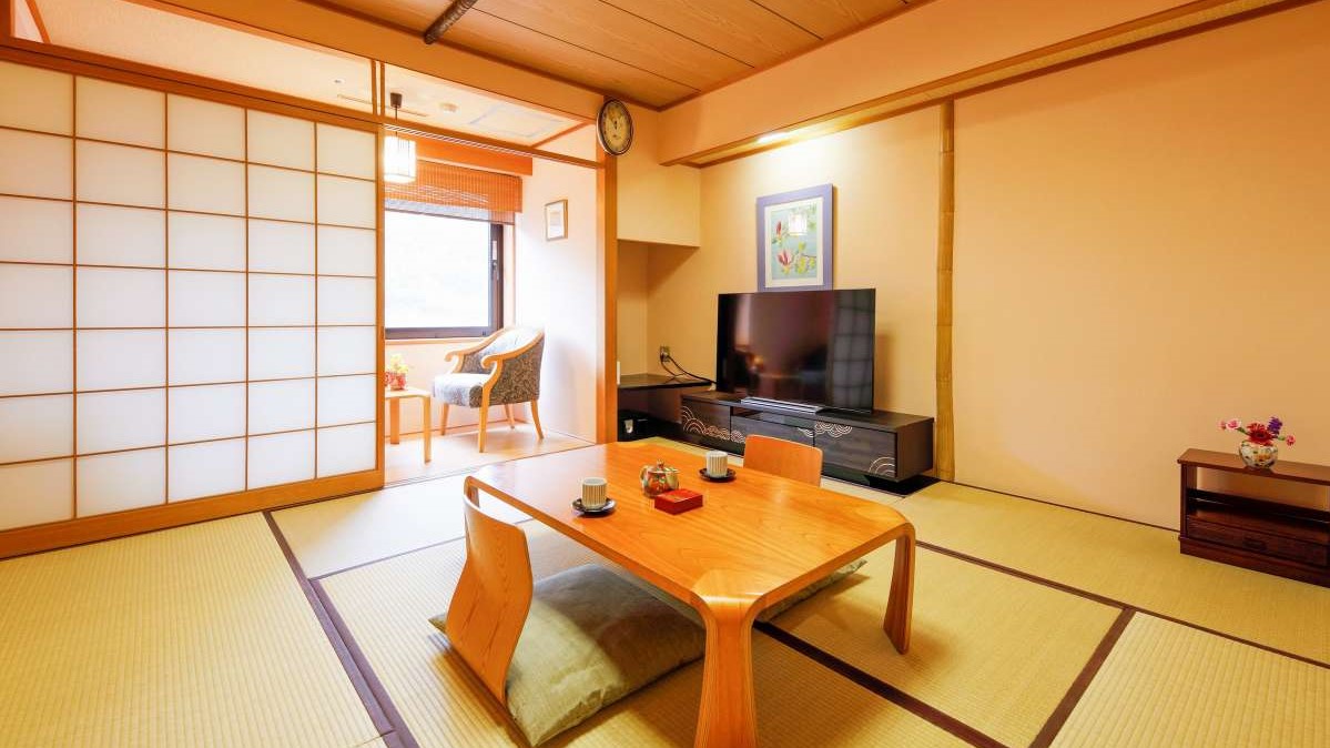 【和室】客室一例　江戸間8畳のお部屋でごゆっくりお寛ぎくださいませ。