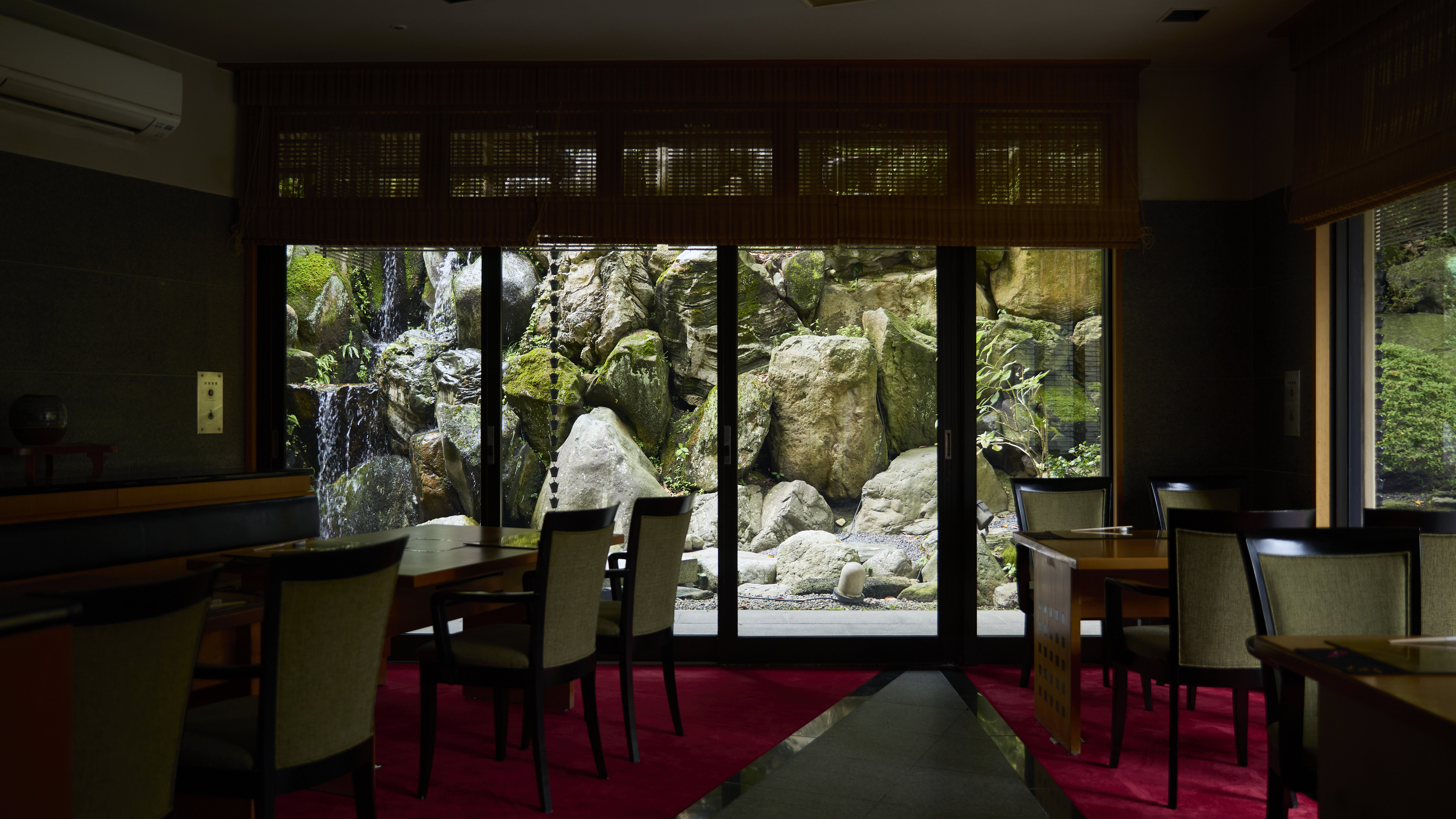 まほろば　店内