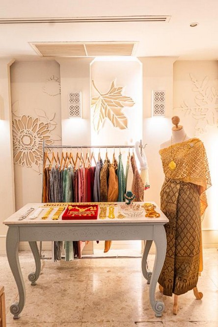 タイの民族衣装体験