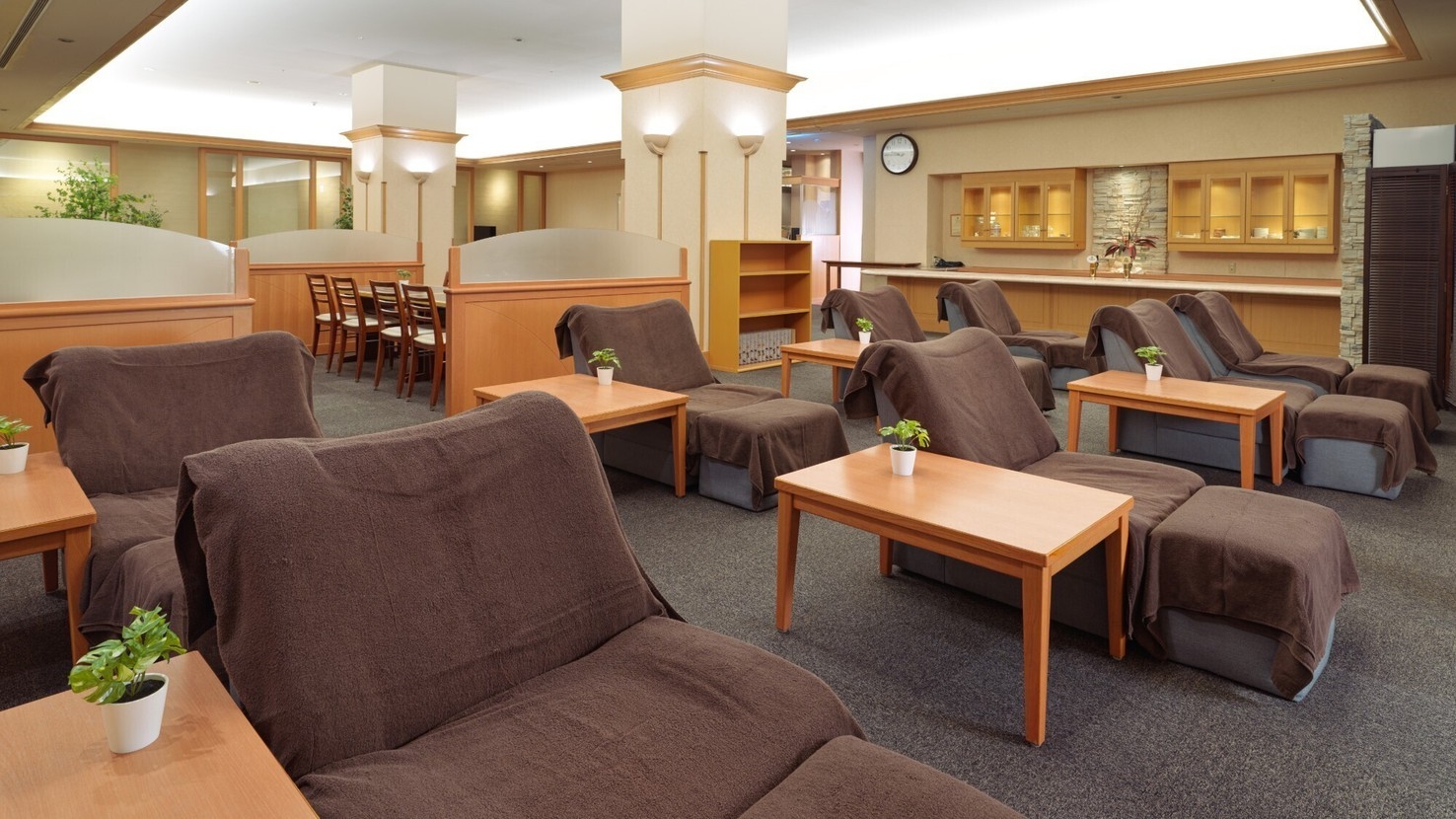 【スパ・アルパ入り放題+ブランチ（9：00-11：00遅めの朝食ブッフェ】12時レイトアウト特典付