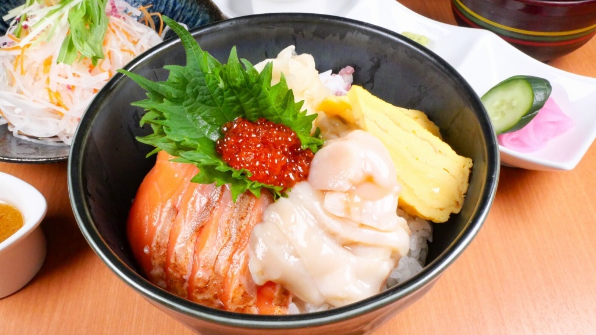 【ハレアス】選べるご馳走ディナーセット「ふらの和牛ステーキ丼」 or 「本日の海鮮丼」／夕朝食付