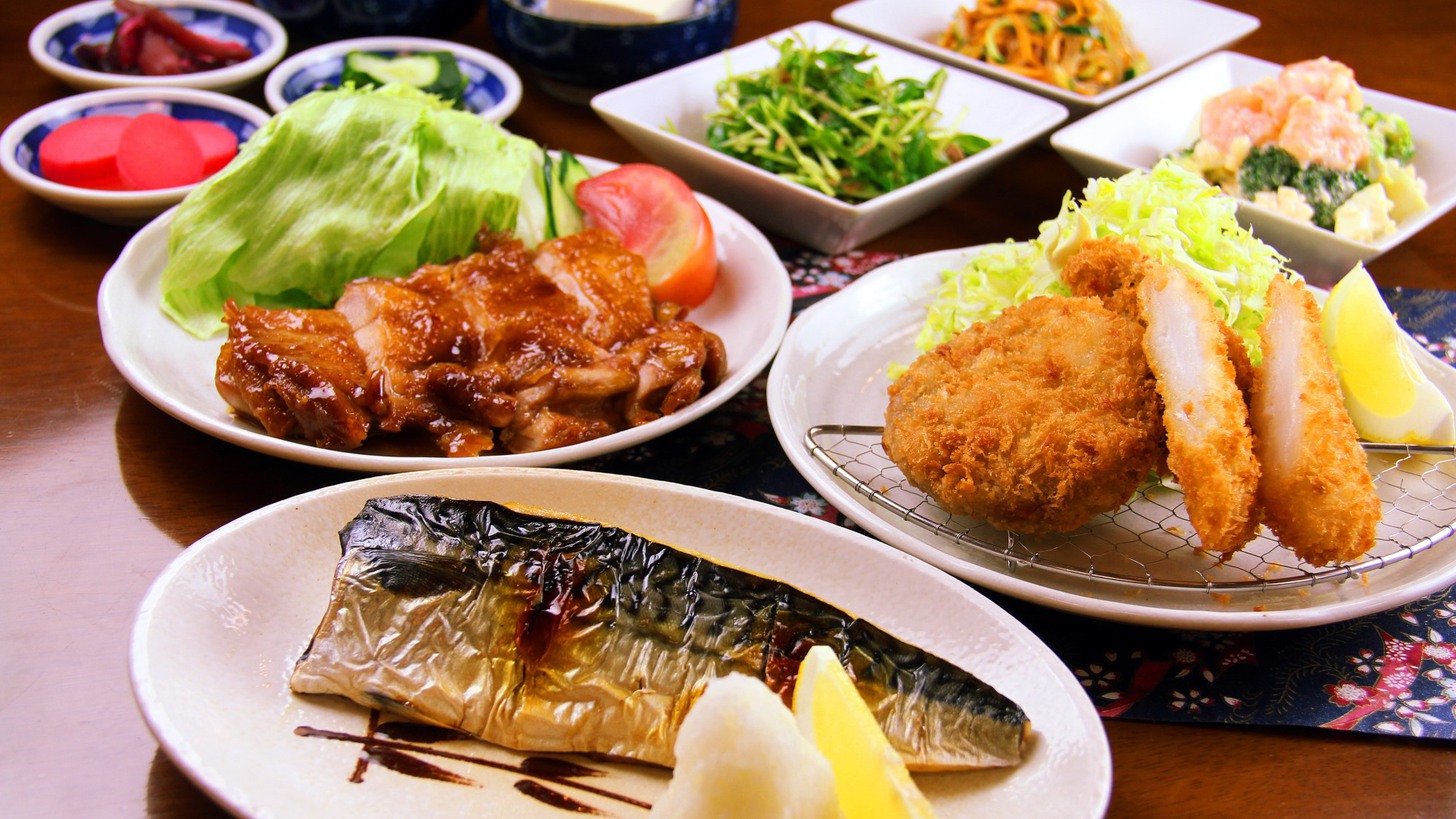 【2食付き】ビジネスや観光におすすめ♪日替わりメニューで毎日楽しい！＜Wi−Fi完備＞