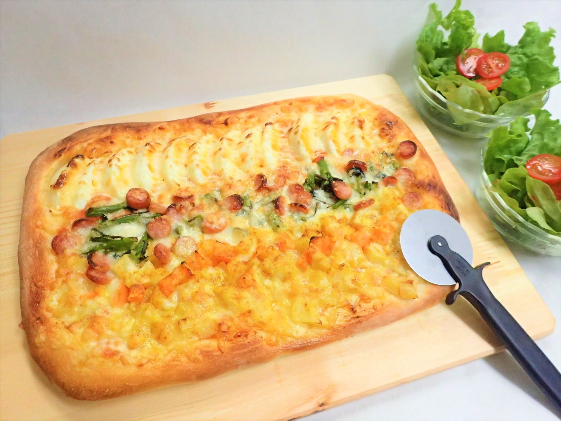 わたしのつくったおっきいピザ！たくさんたべようねっ　夕食ピザ体験付2食プラン