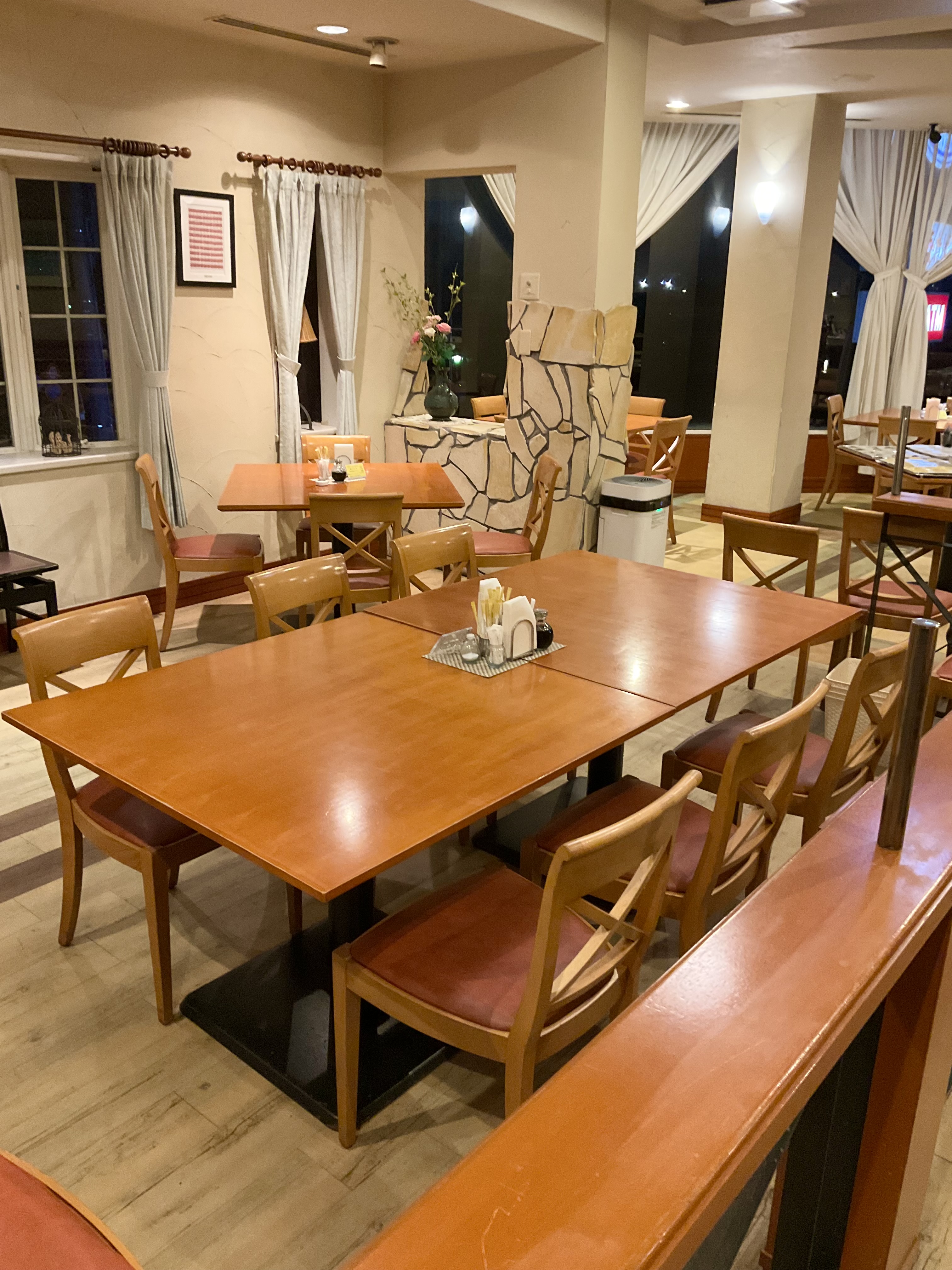 朝食・夕食会場