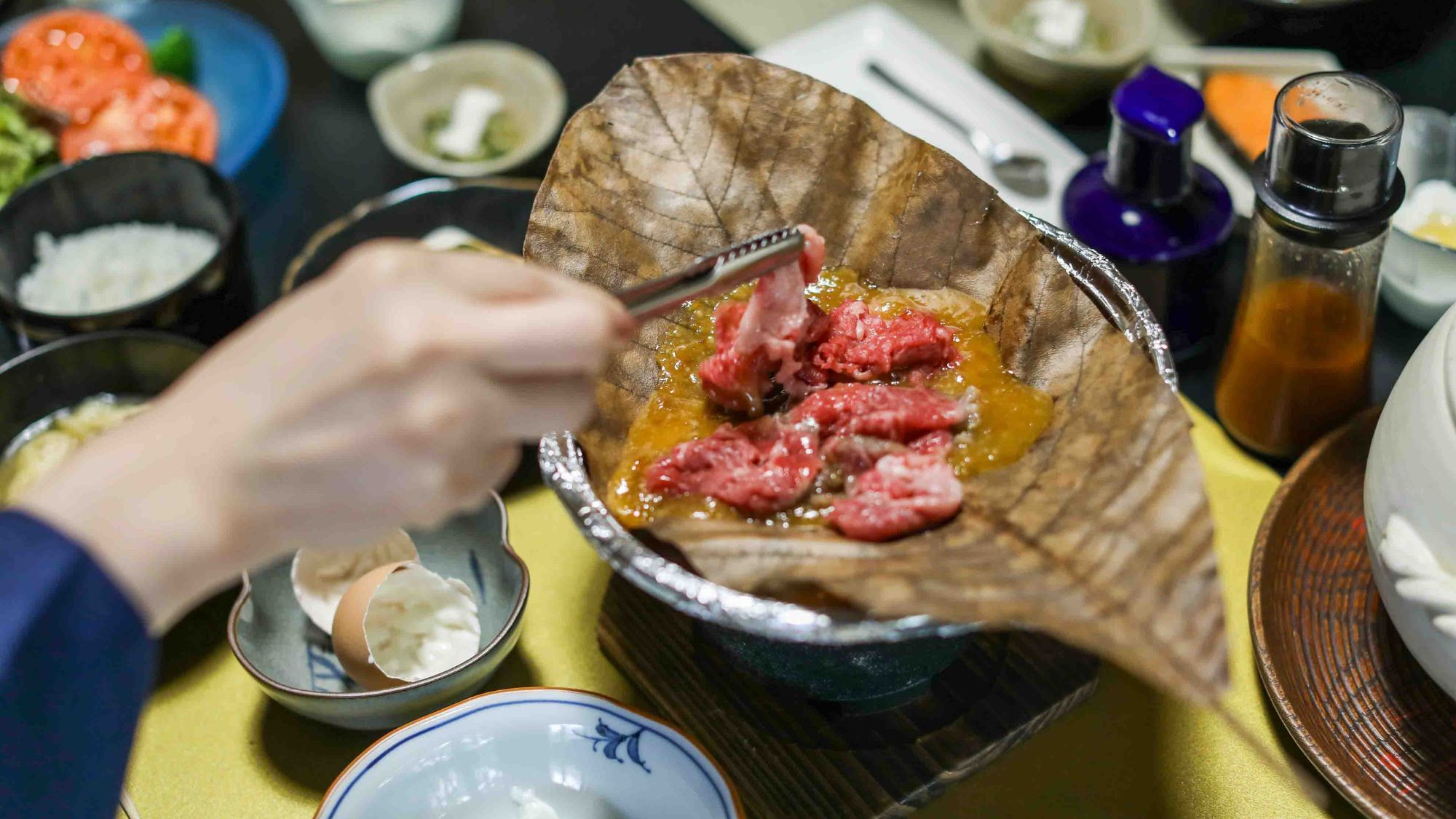 《朝食》飛騨牛朴葉みそ