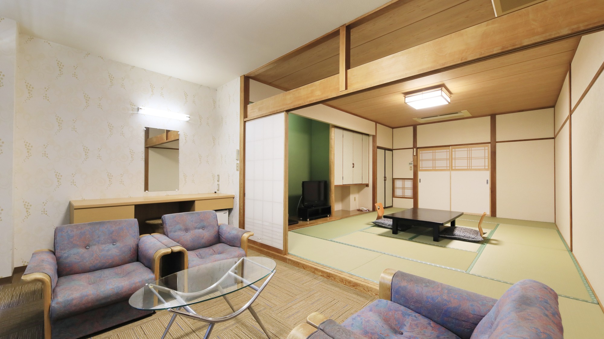 【ホテル茜】富士山側和室（12畳＋広縁） (3)