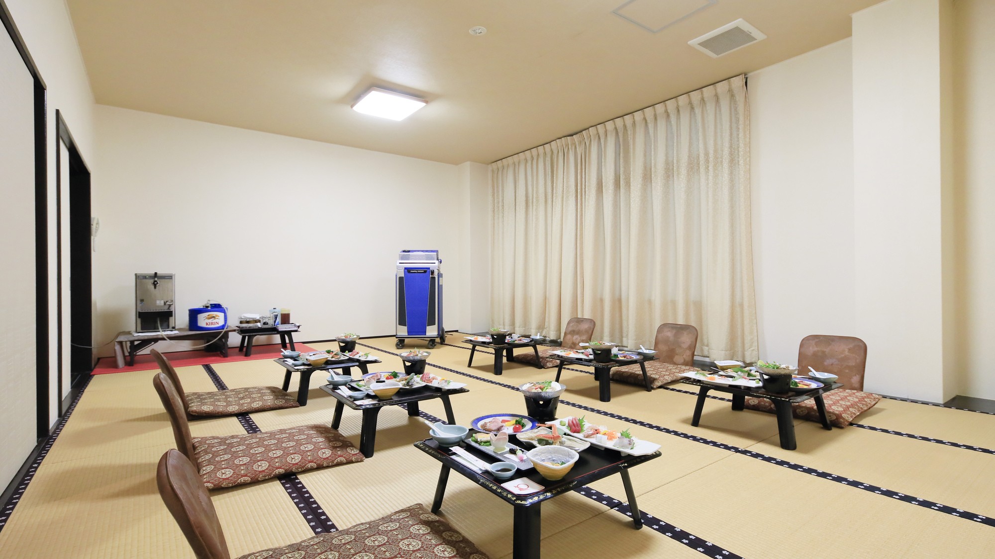 【ホテル茜】宴会場 狩野川 (4)