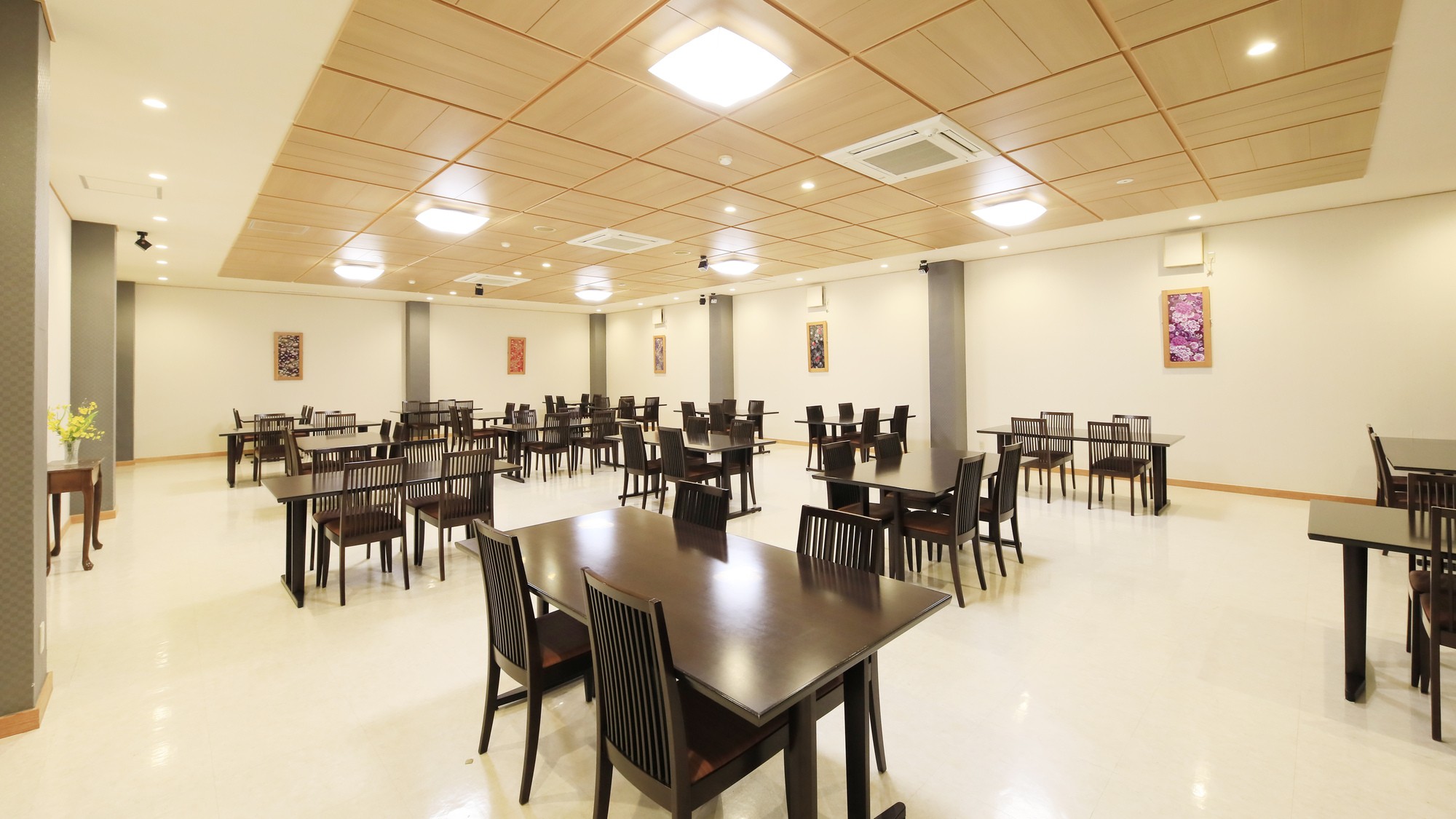 【ホテル茜】メインダイニング　富士の間  (1)