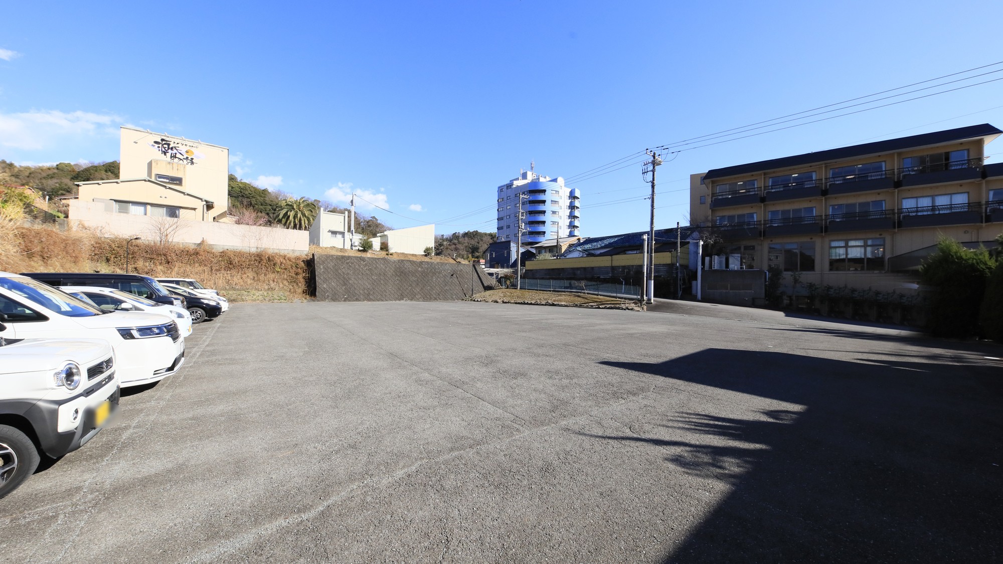 【ホテル茜】屋外駐車場（無料・予約不要） (2)