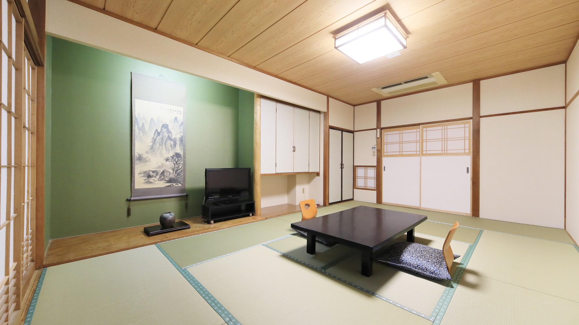 【ホテル茜】富士山側和室（12畳＋広縁） (4)