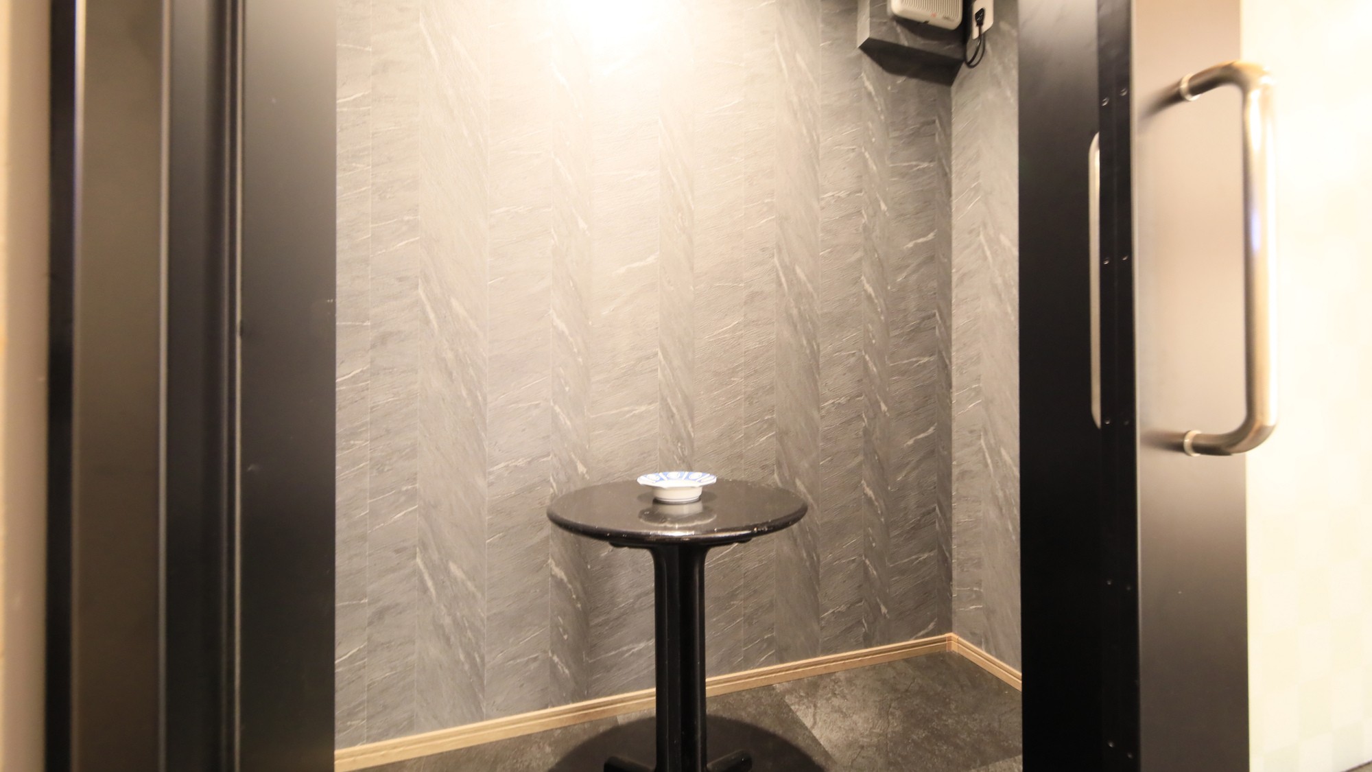 【ホテル茜】喫煙室 (3)