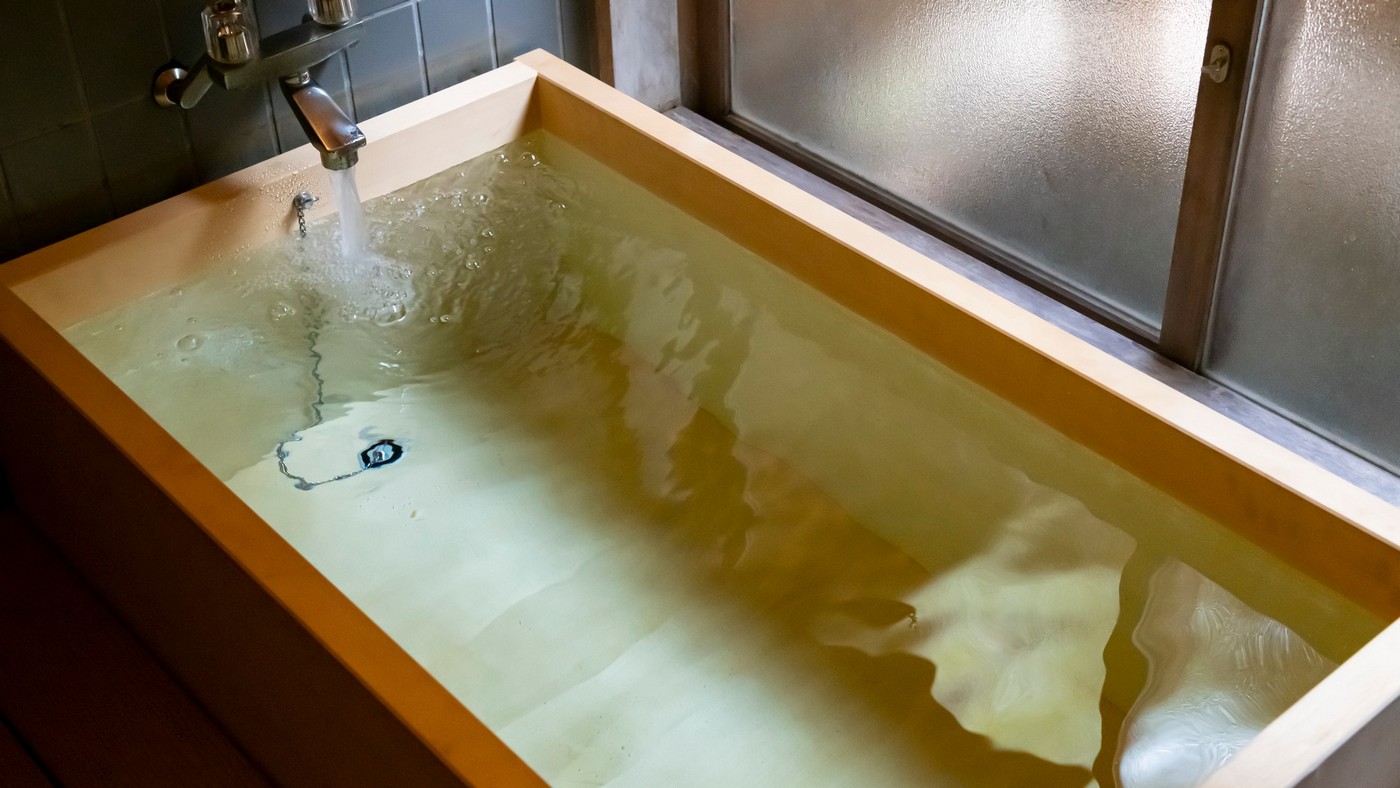 【欅】ヒノキ造りの内風呂