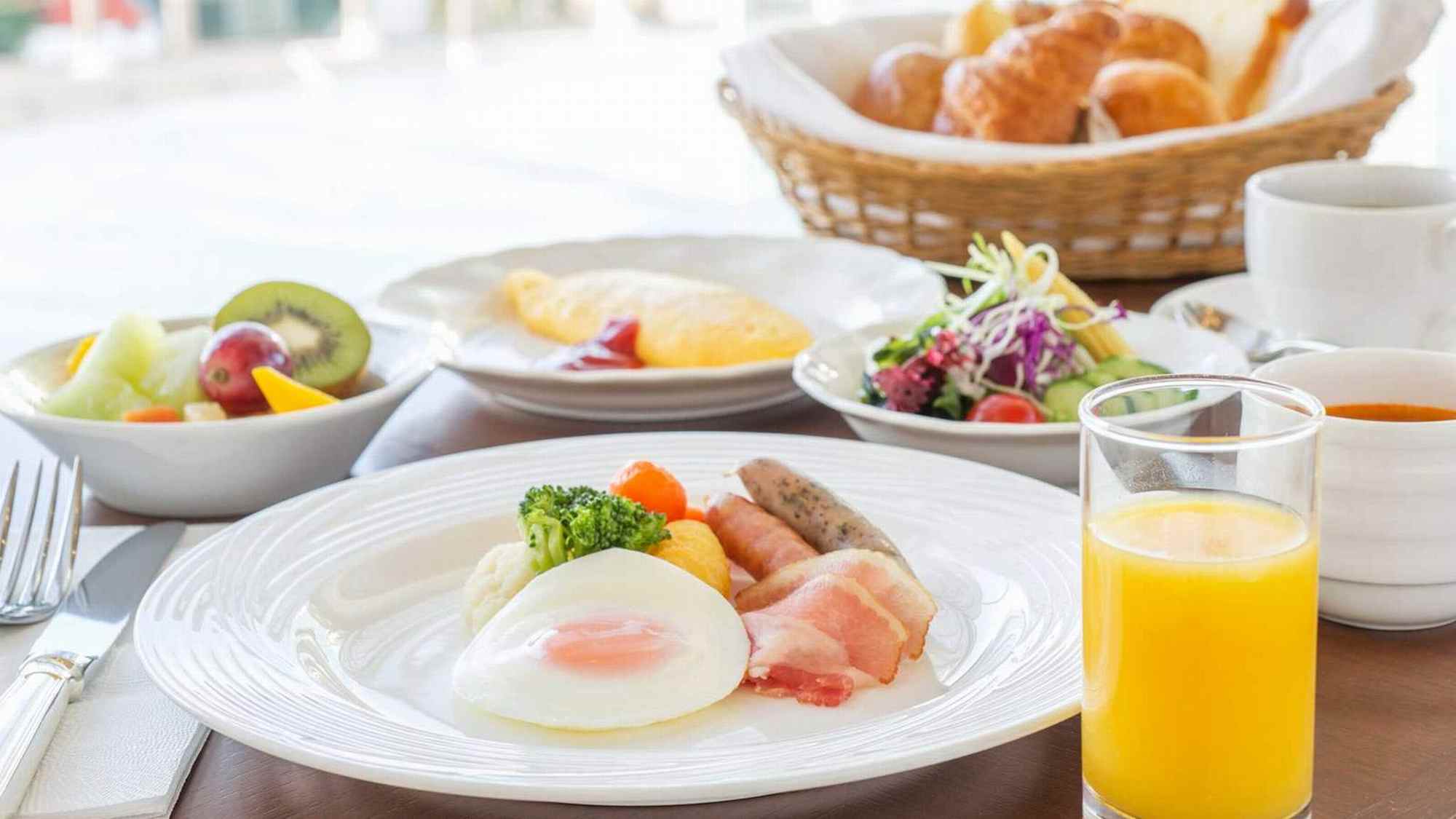 《カフェテラス　カメリア》1階　朝食　イメージ