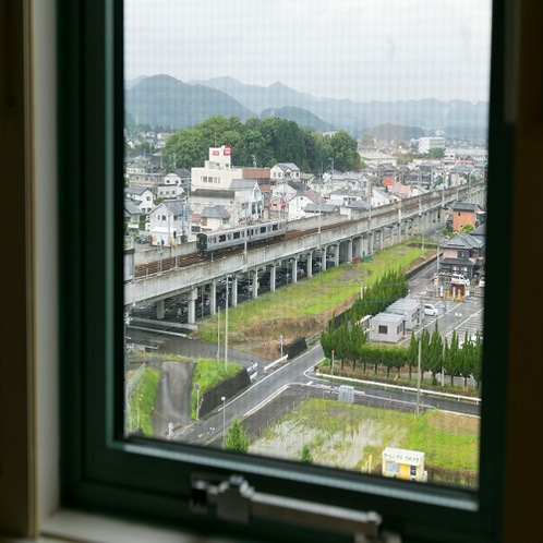 窓から電車