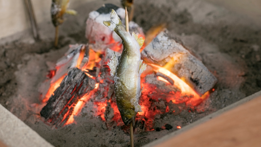 *【鮎の塩焼き】ふっくらとした身と香ばしい焼き目がたまりません