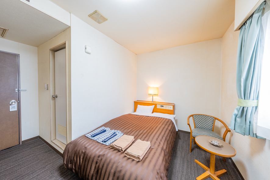 ☆カップルに人気☆セミダブルベッドで2名利用◇喫煙◇