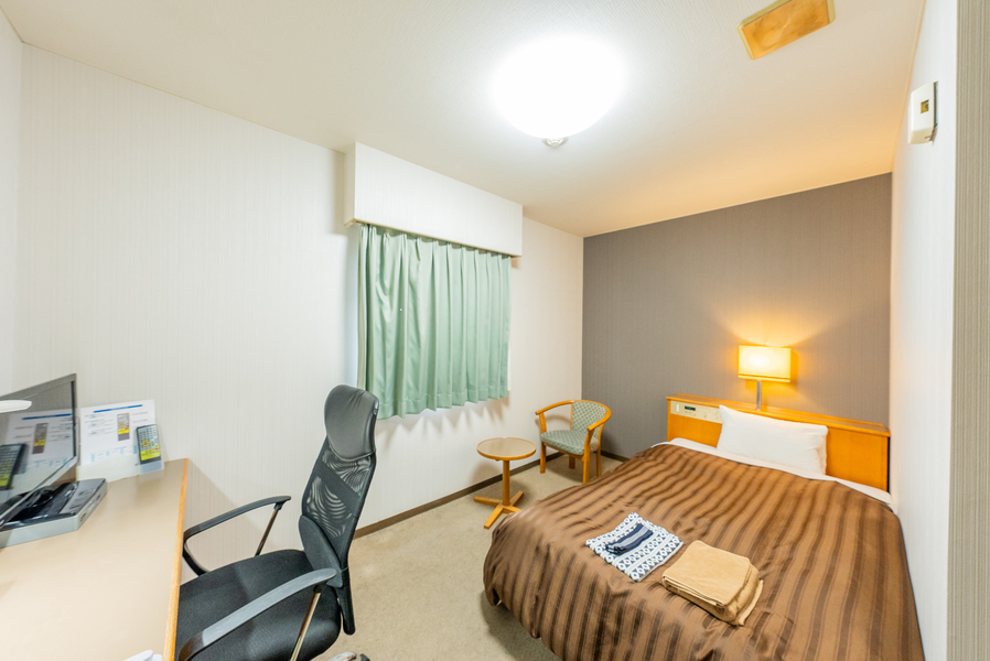 スーペリアシングル◇禁煙◇【ＬＡＮ無料】セミダブルシングル